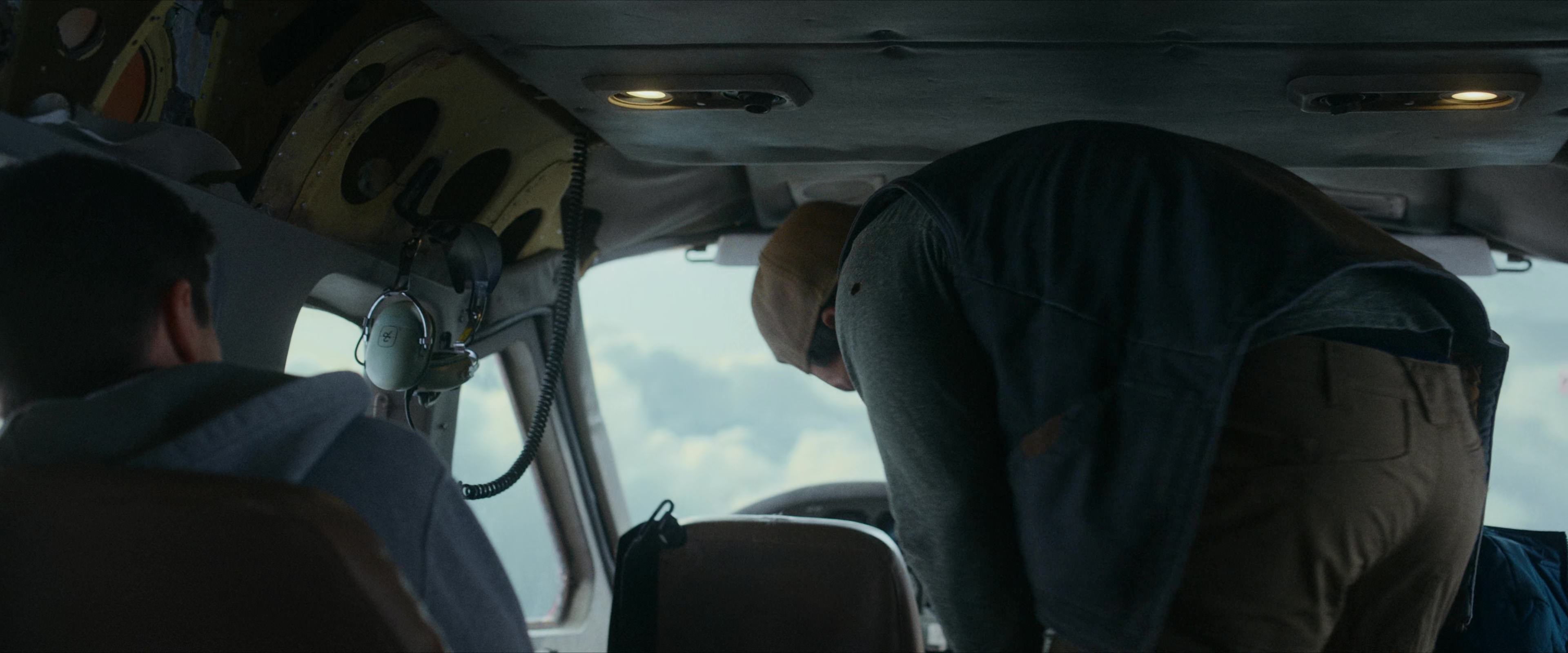 Flight Risk (2025) [4K] HD screenshot 3032
