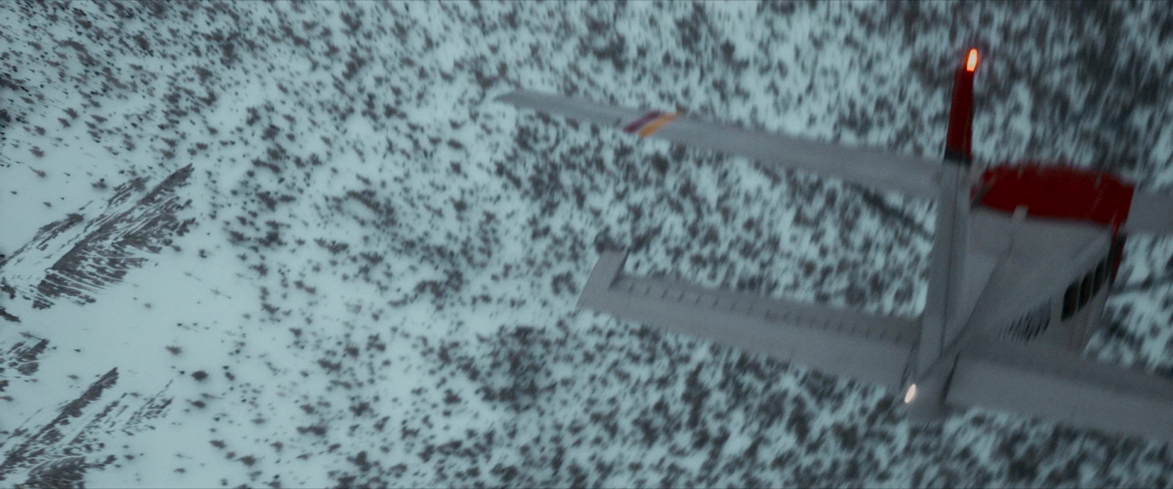 Flight Risk (2025) [4K] screencap 3198