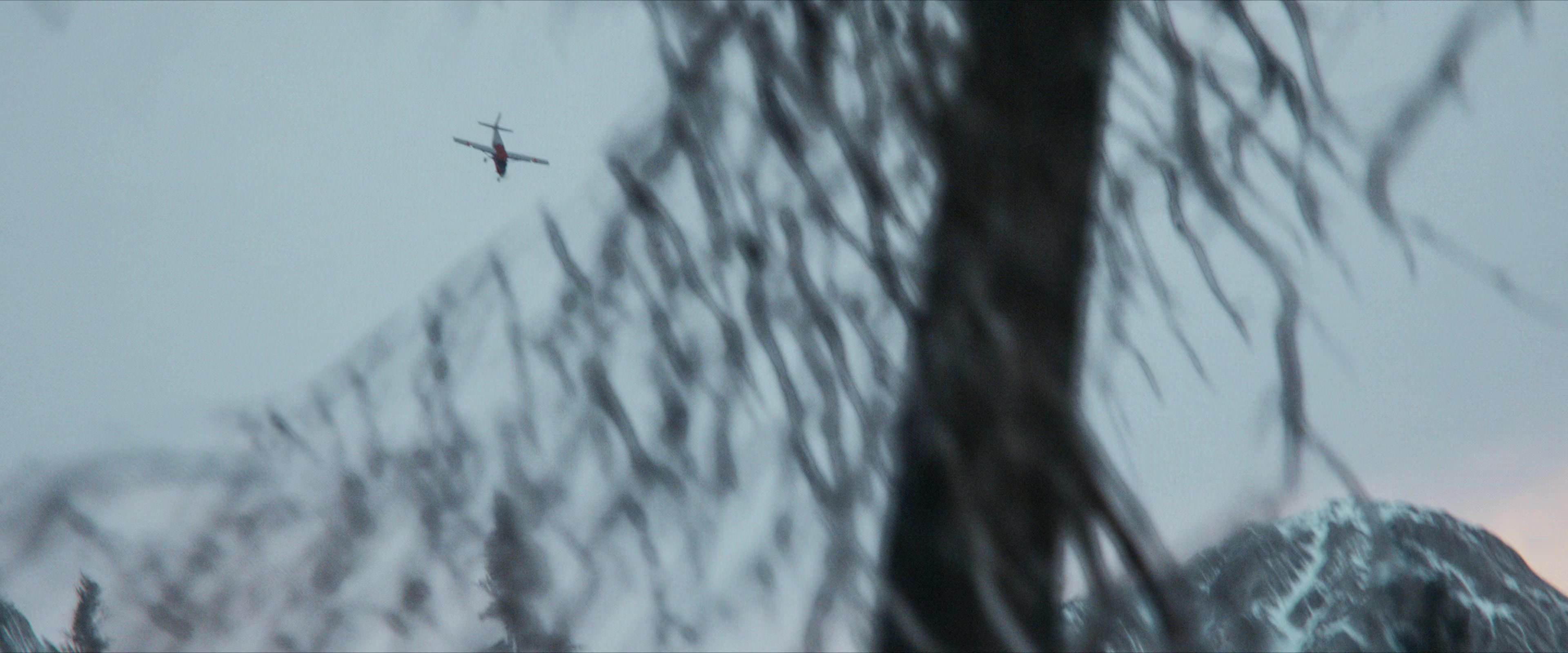 Flight Risk (2025) [4K] screencap 3264