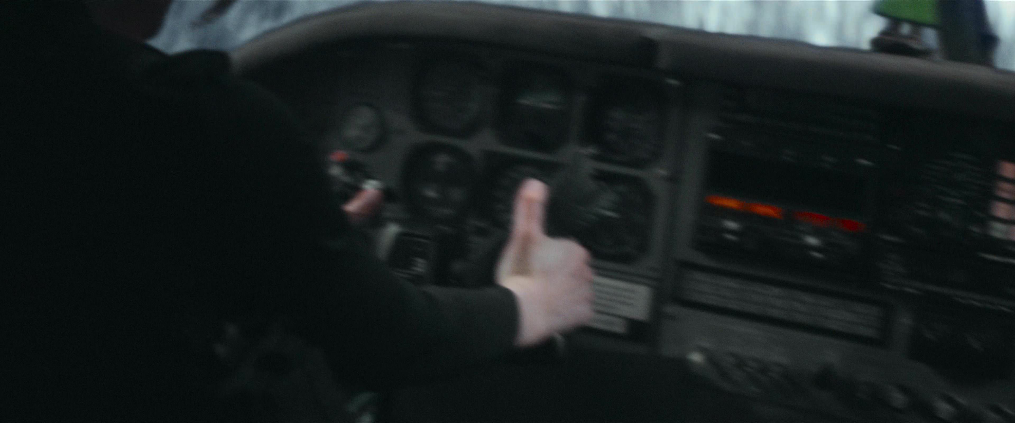 Flight Risk (2025) [4K] screencap 3270