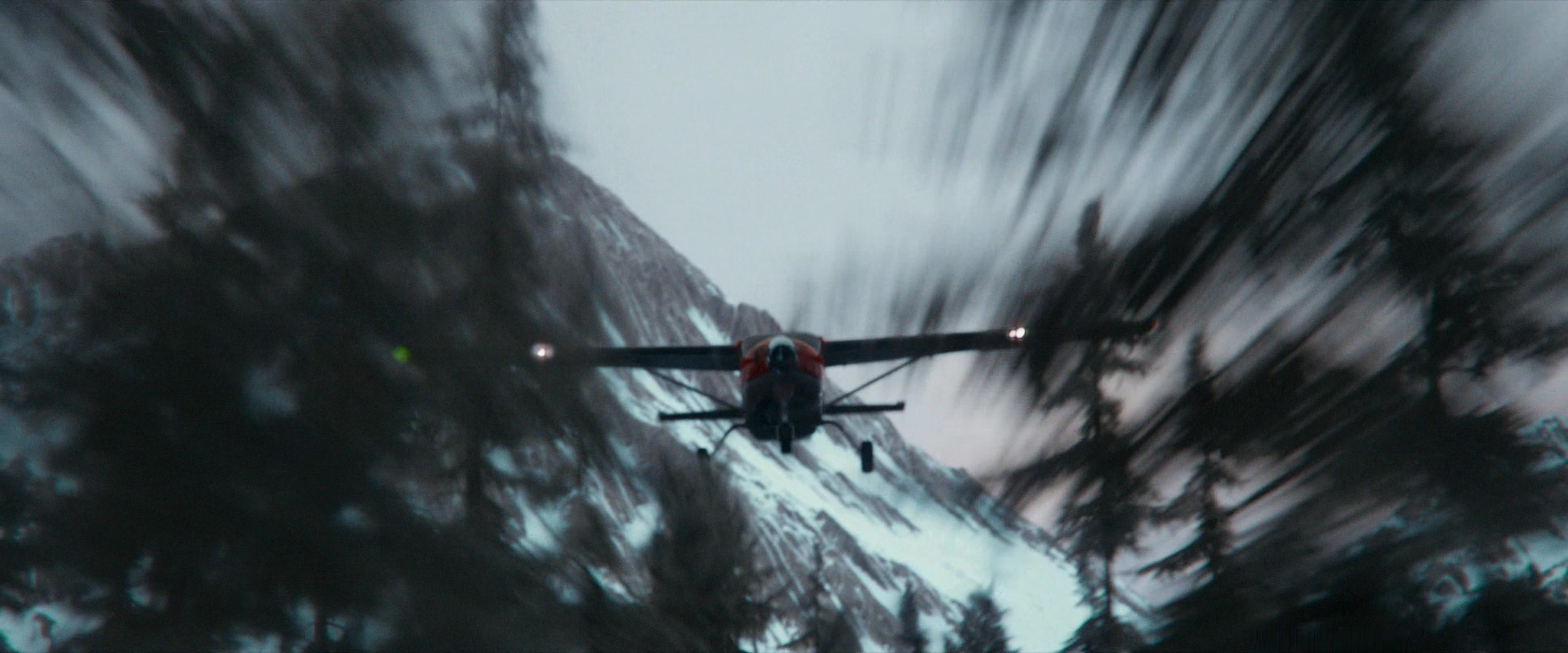 Flight Risk (2025) [4K] screencap 3285