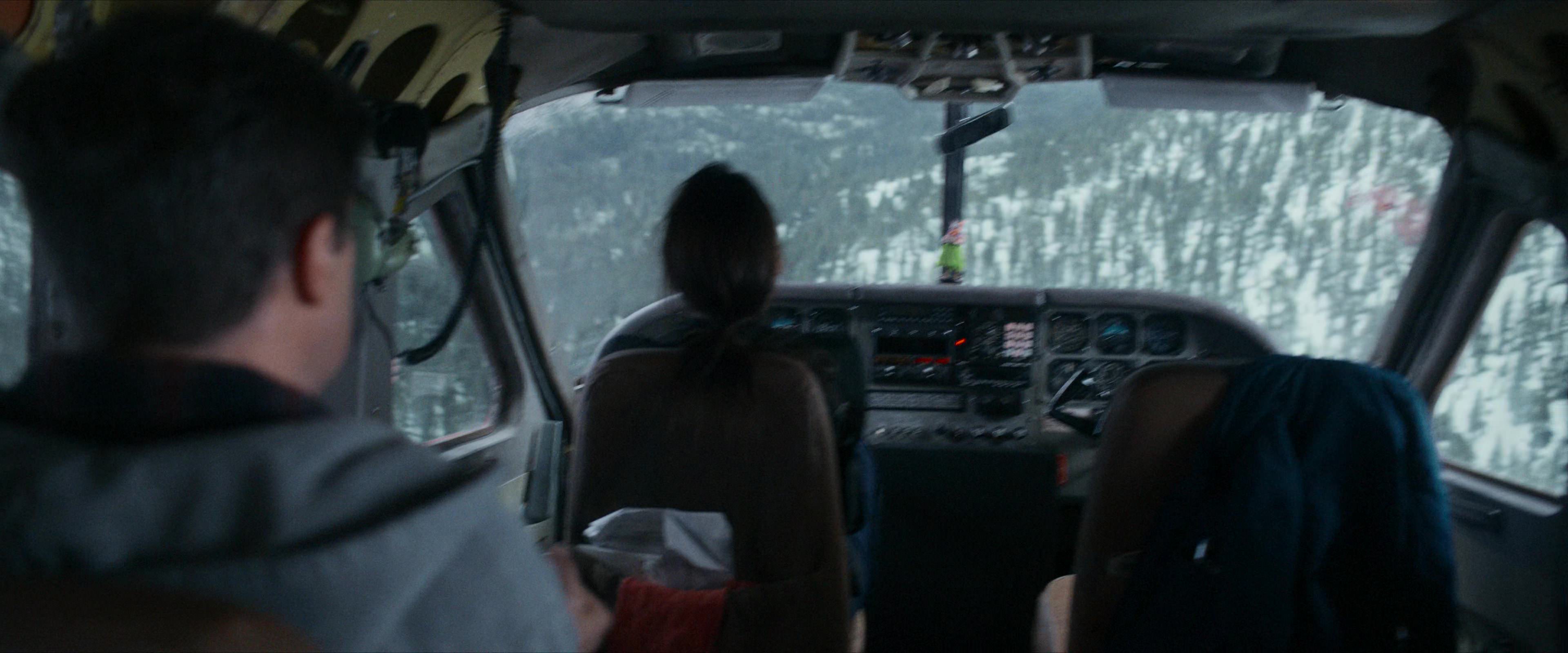 Flight Risk (2025) [4K] screencap 3294