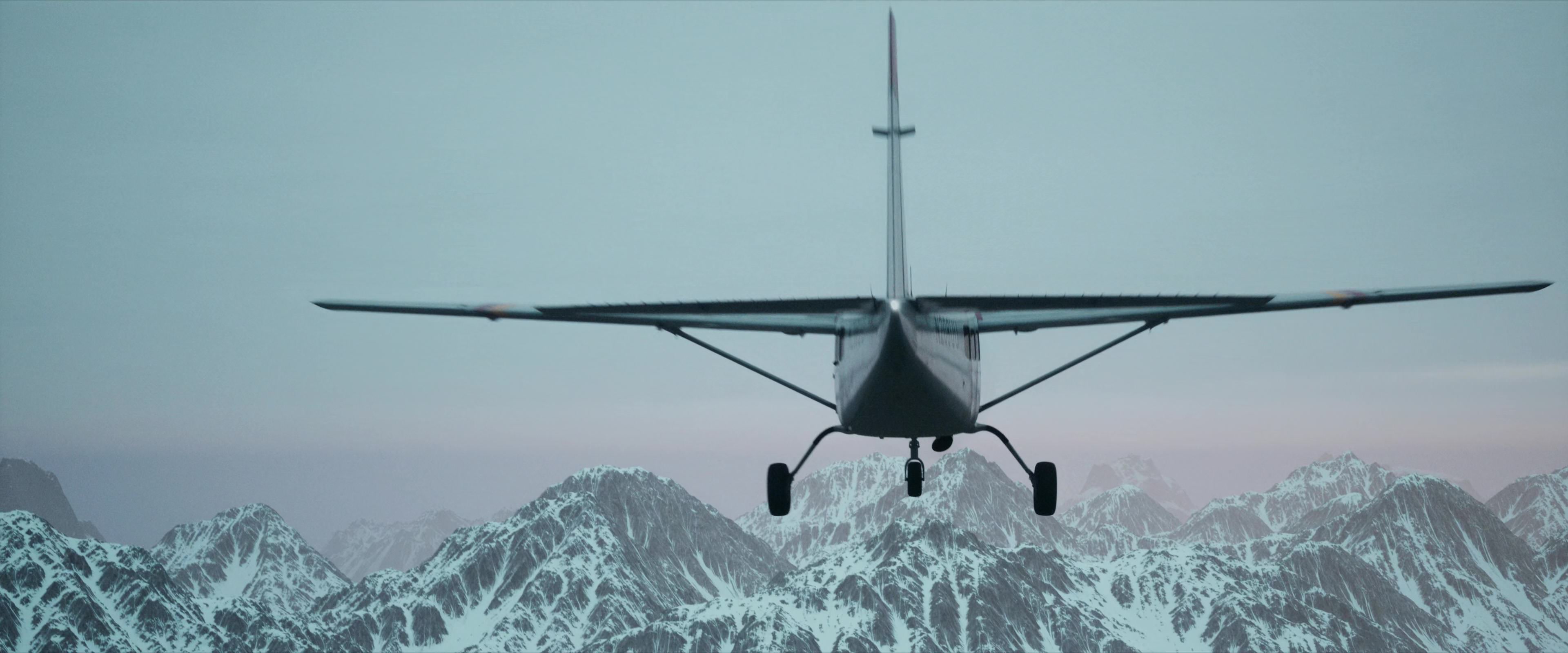 Flight Risk (2025) [4K] screencap 3312