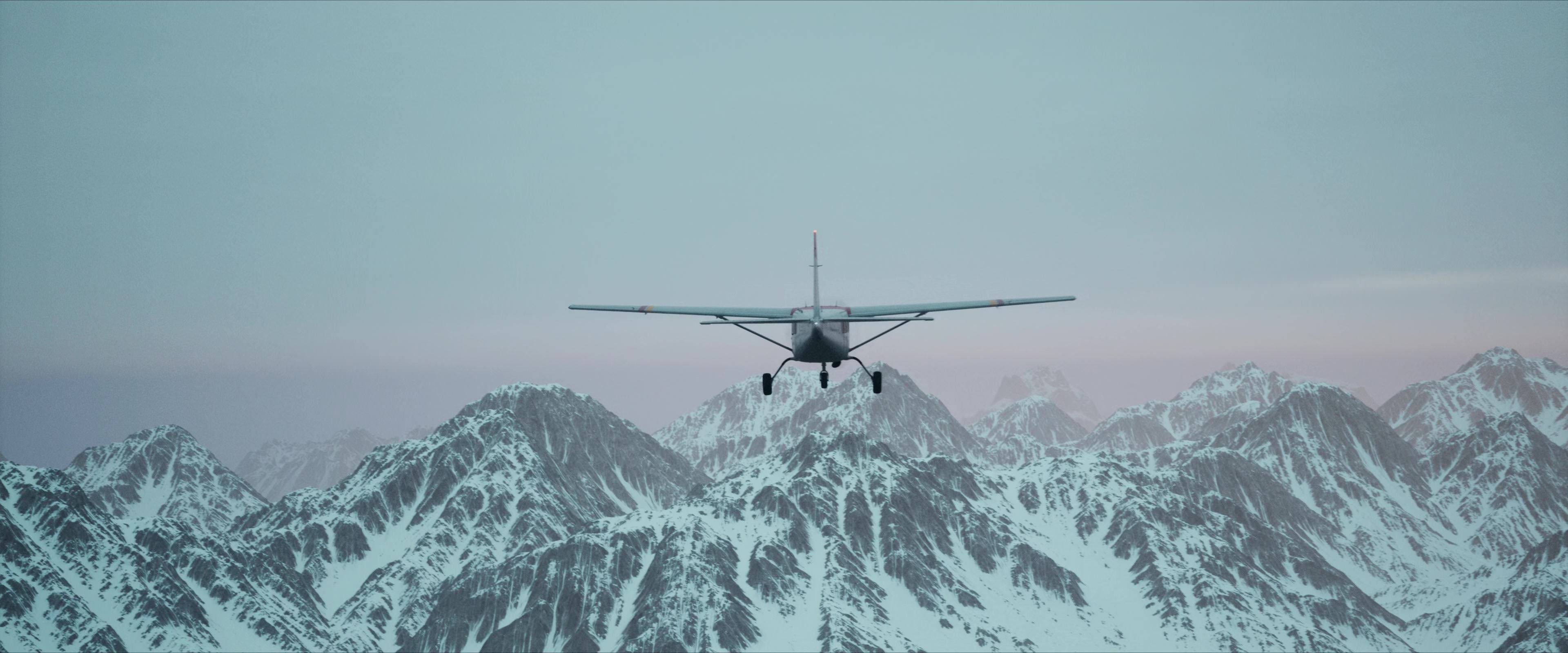 Flight Risk (2025) [4K] screencap 3315