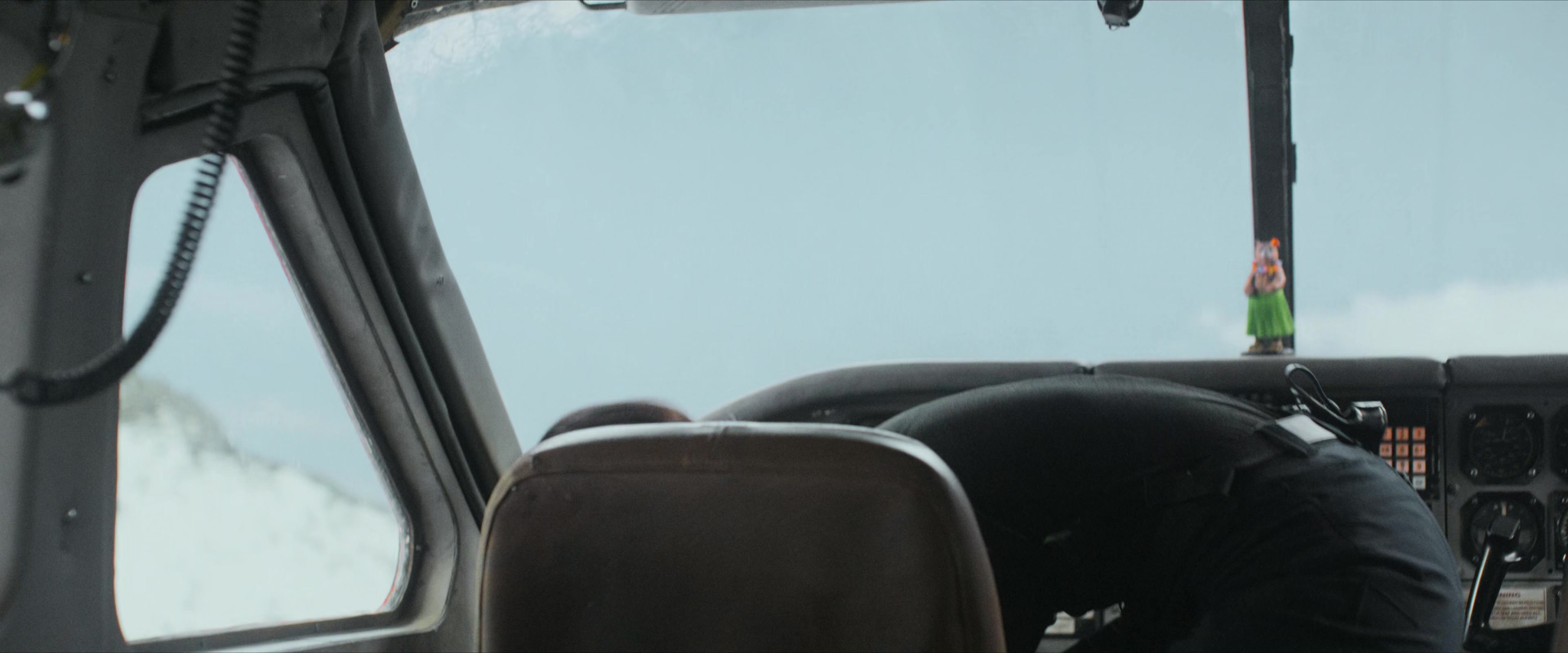 Flight Risk (2025) [4K] HD screenshot 3509