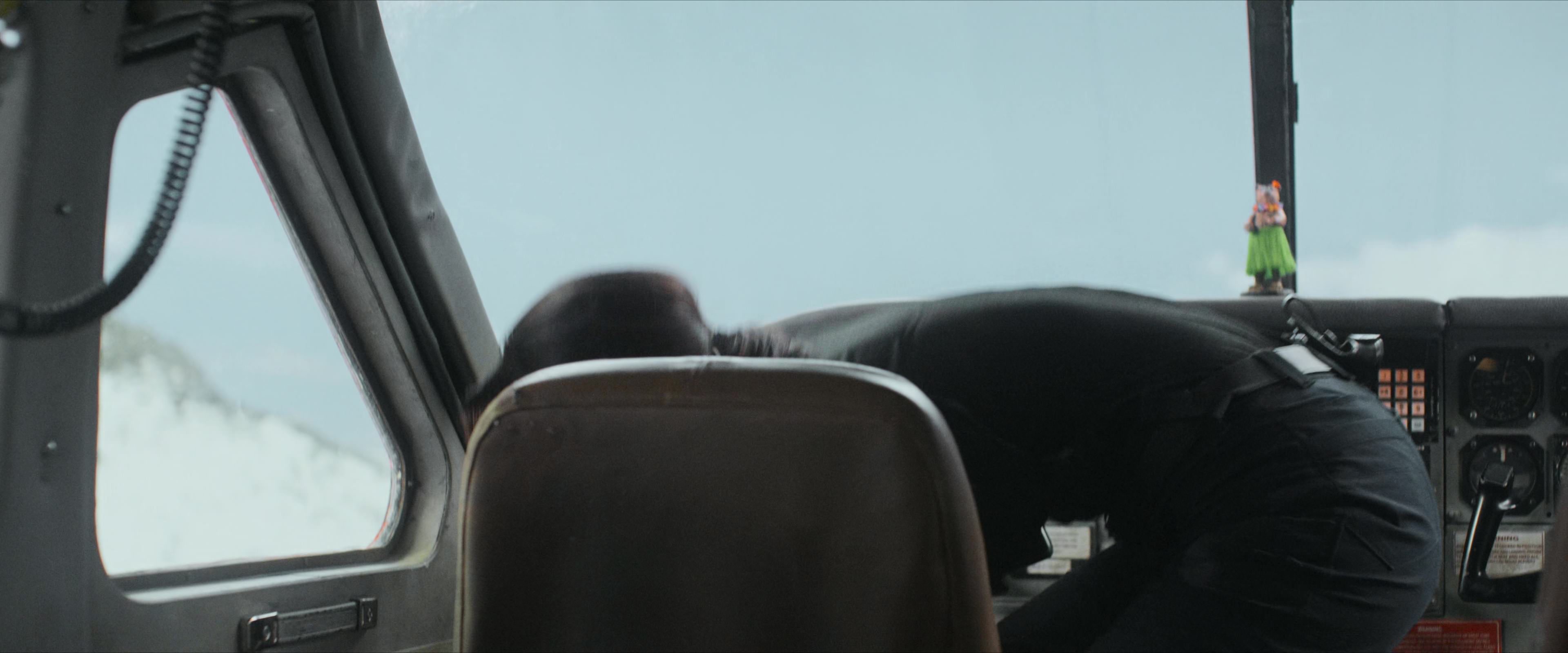 Flight Risk (2025) [4K] screencap 3510