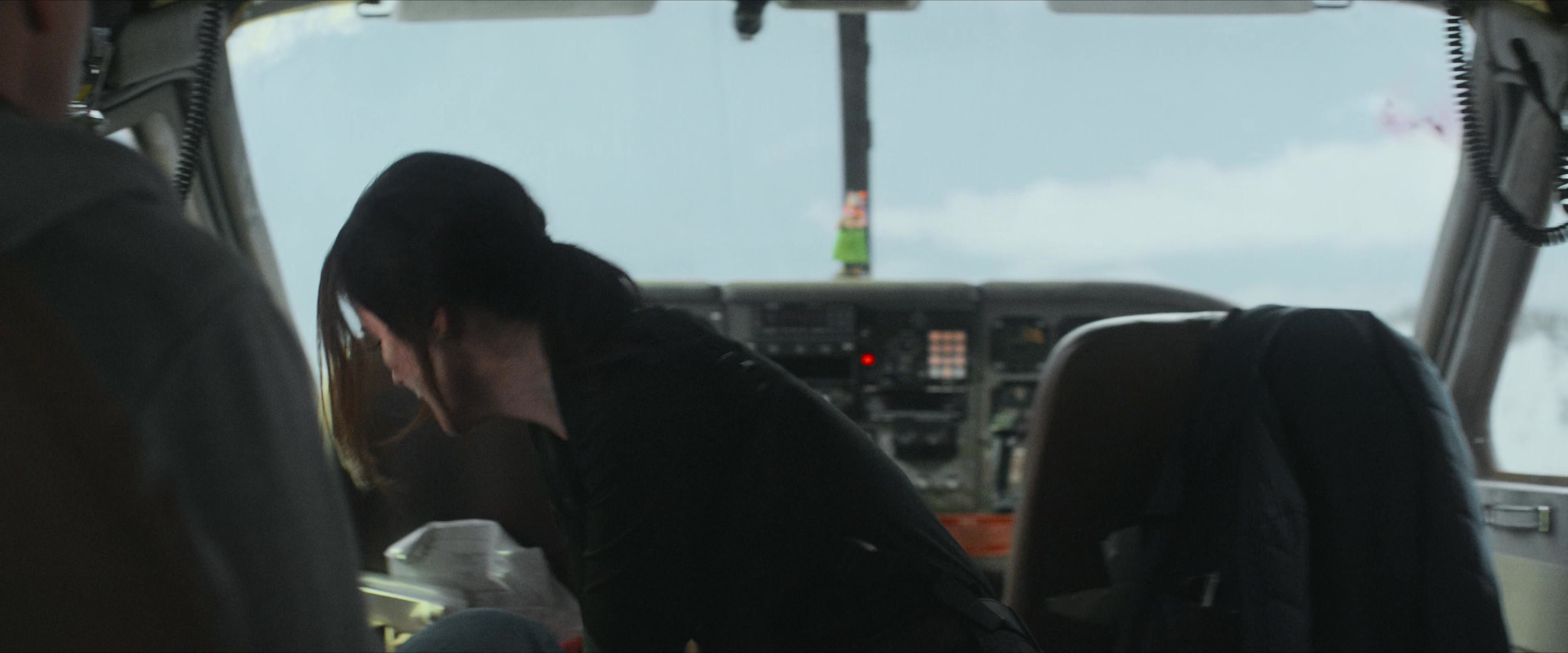 Flight Risk (2025) [4K] HD screenshot 3527