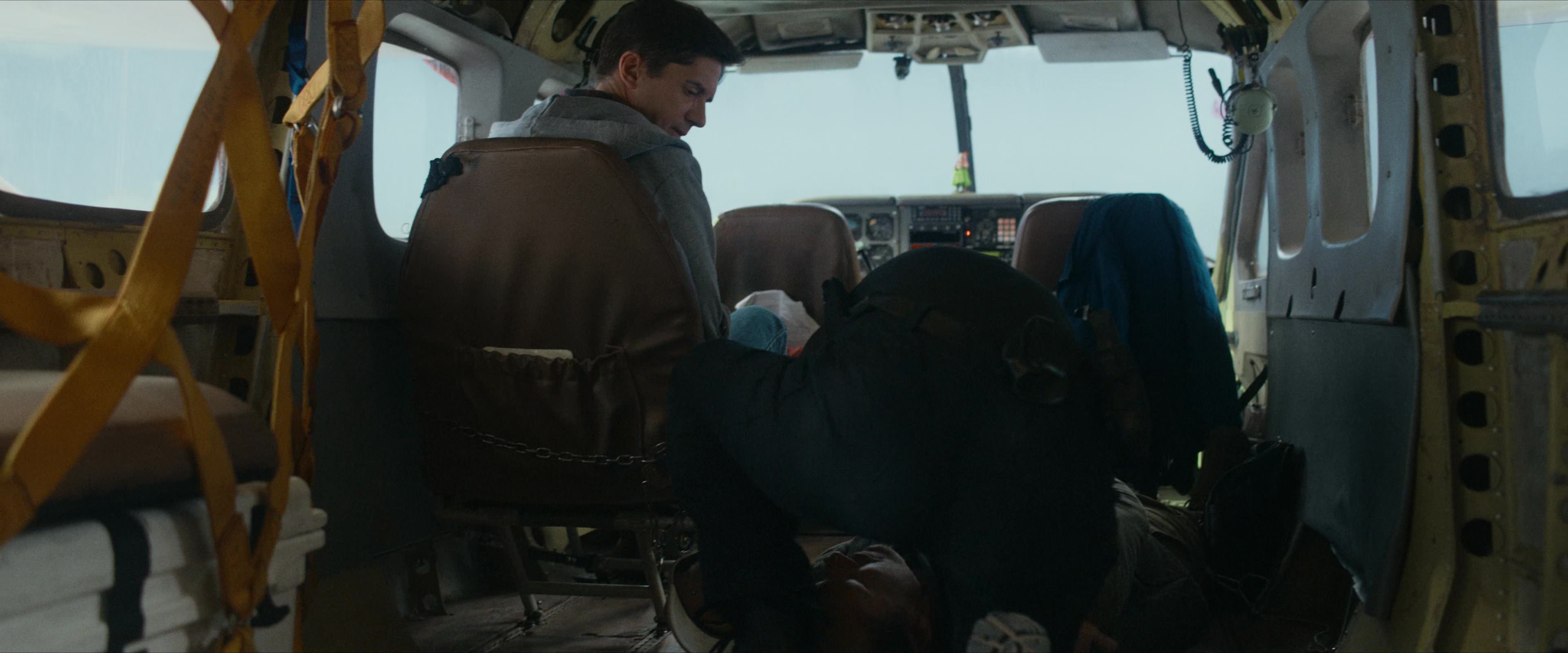 Flight Risk (2025) [4K] screencap 3669