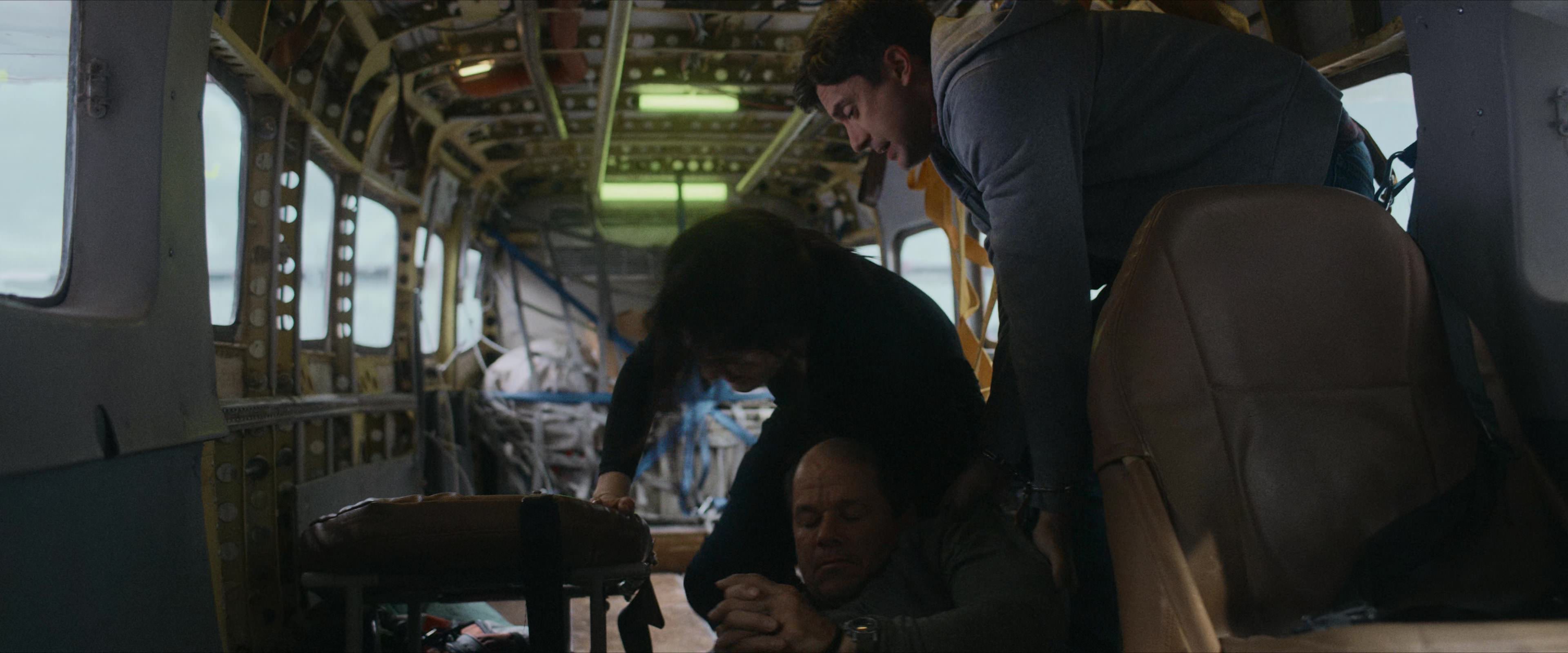 Flight Risk (2025) [4K] HD screenshot 3782