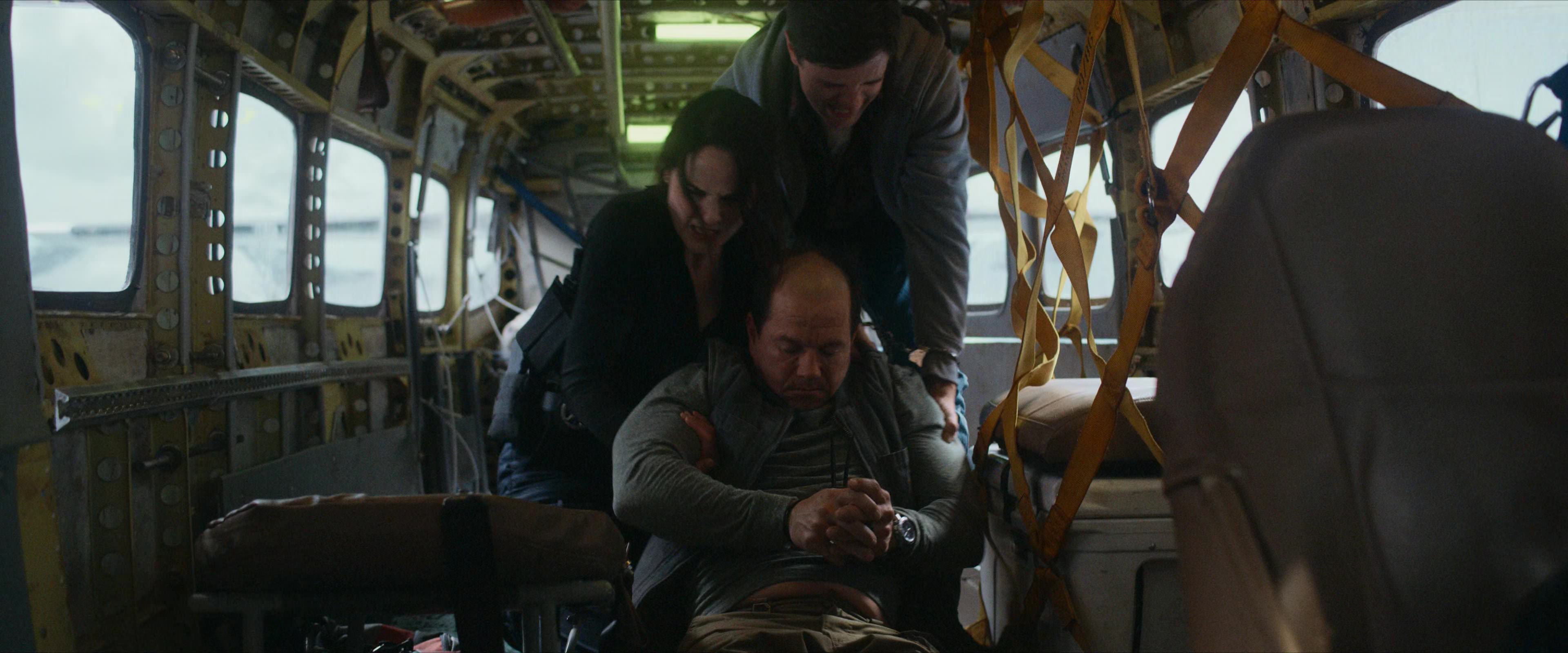 Flight Risk (2025) [4K] HD screenshot 3953