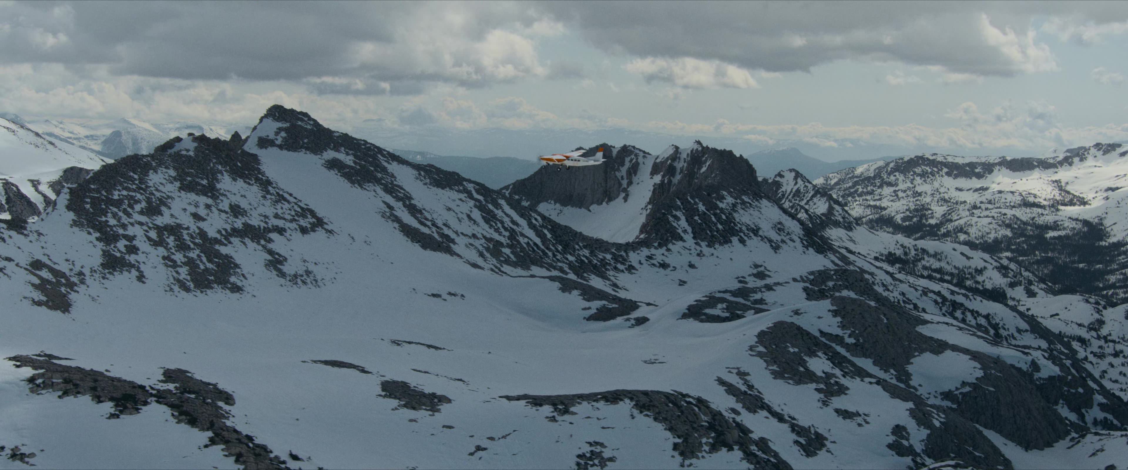 Flight Risk (2025) [4K] HD screenshot 4181