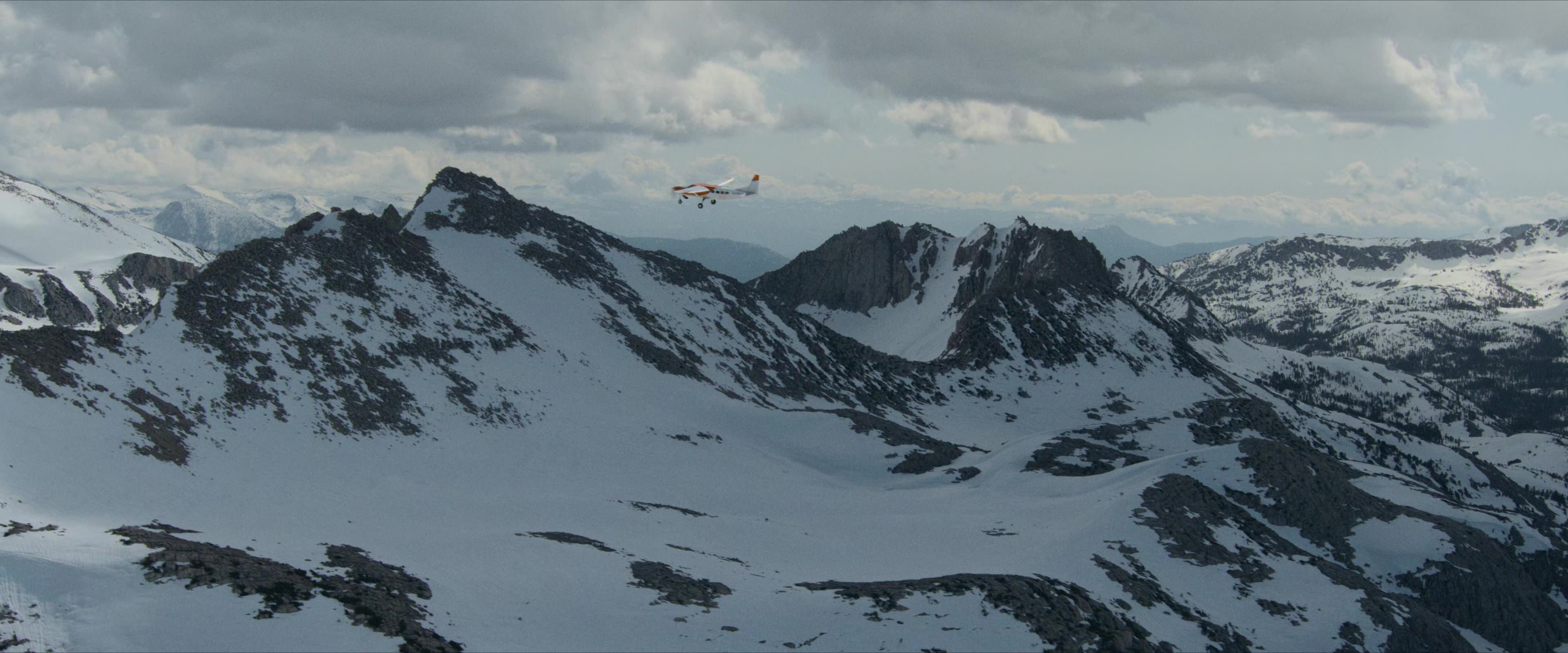 Flight Risk (2025) [4K] HD screenshot 4184