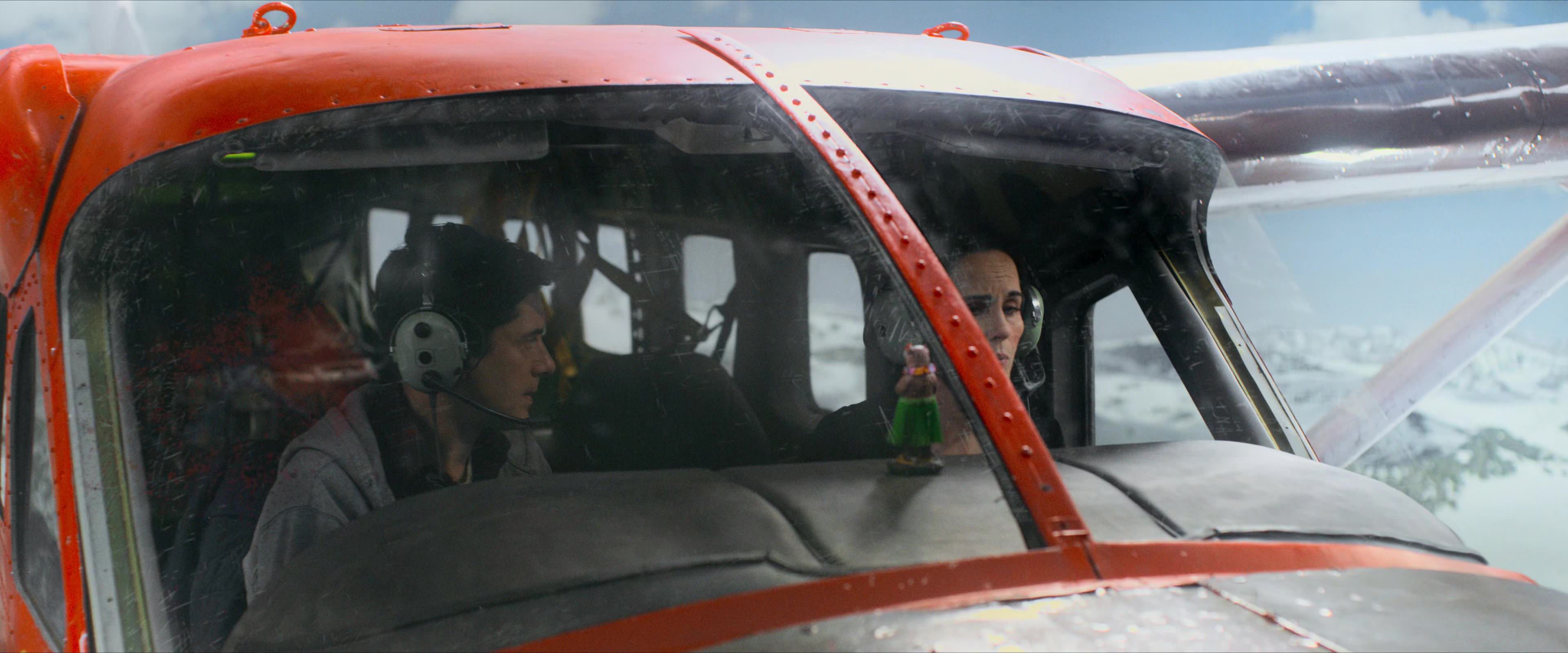 Flight Risk (2025) [4K] HD screenshot 4547