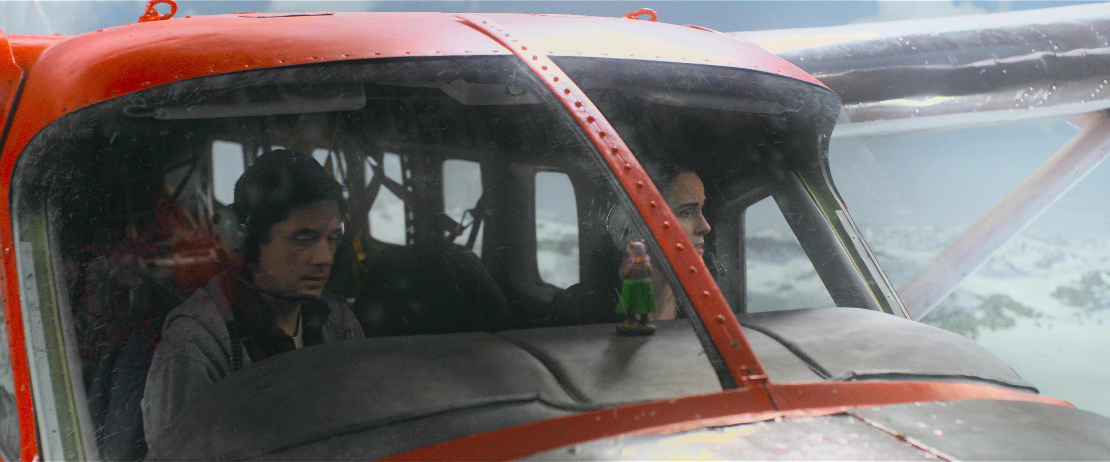 Flight Risk (2025) [4K] screencap 4548