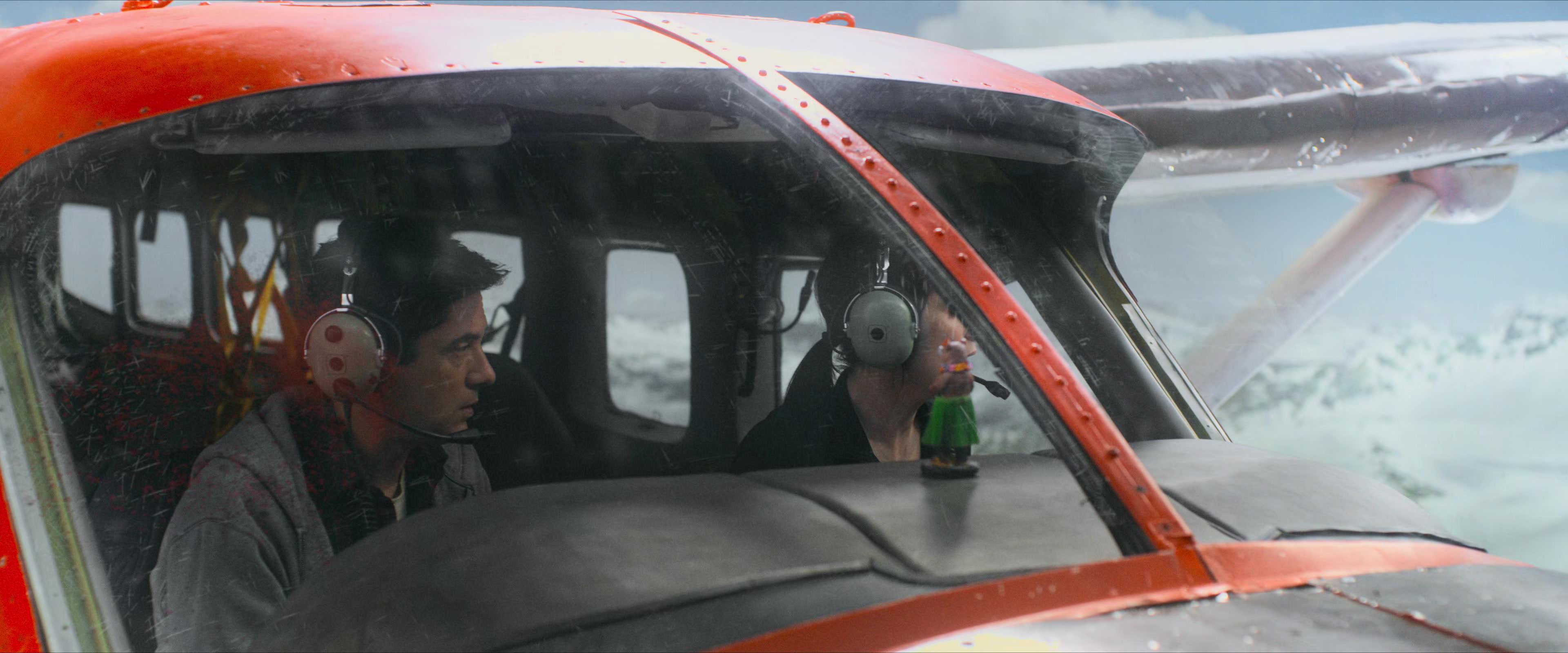 Flight Risk (2025) [4K] HD screenshot 4553
