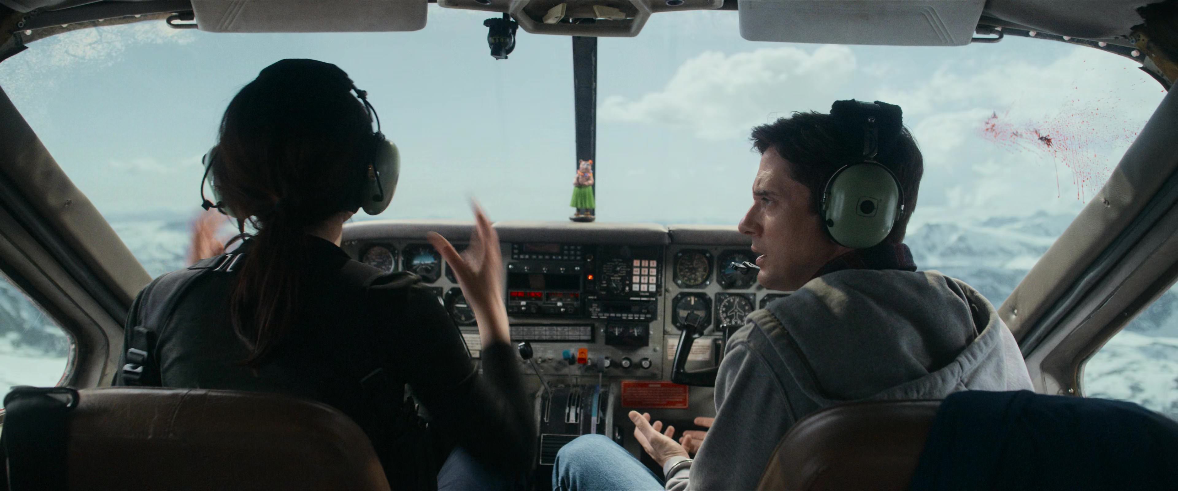Flight Risk (2025) [4K] screencap 4641