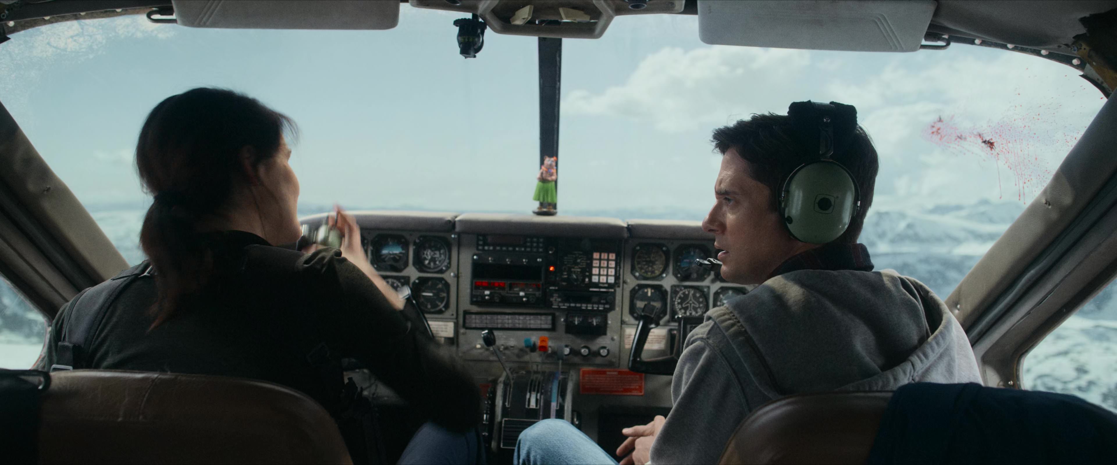Flight Risk (2025) [4K] HD screenshot 4643