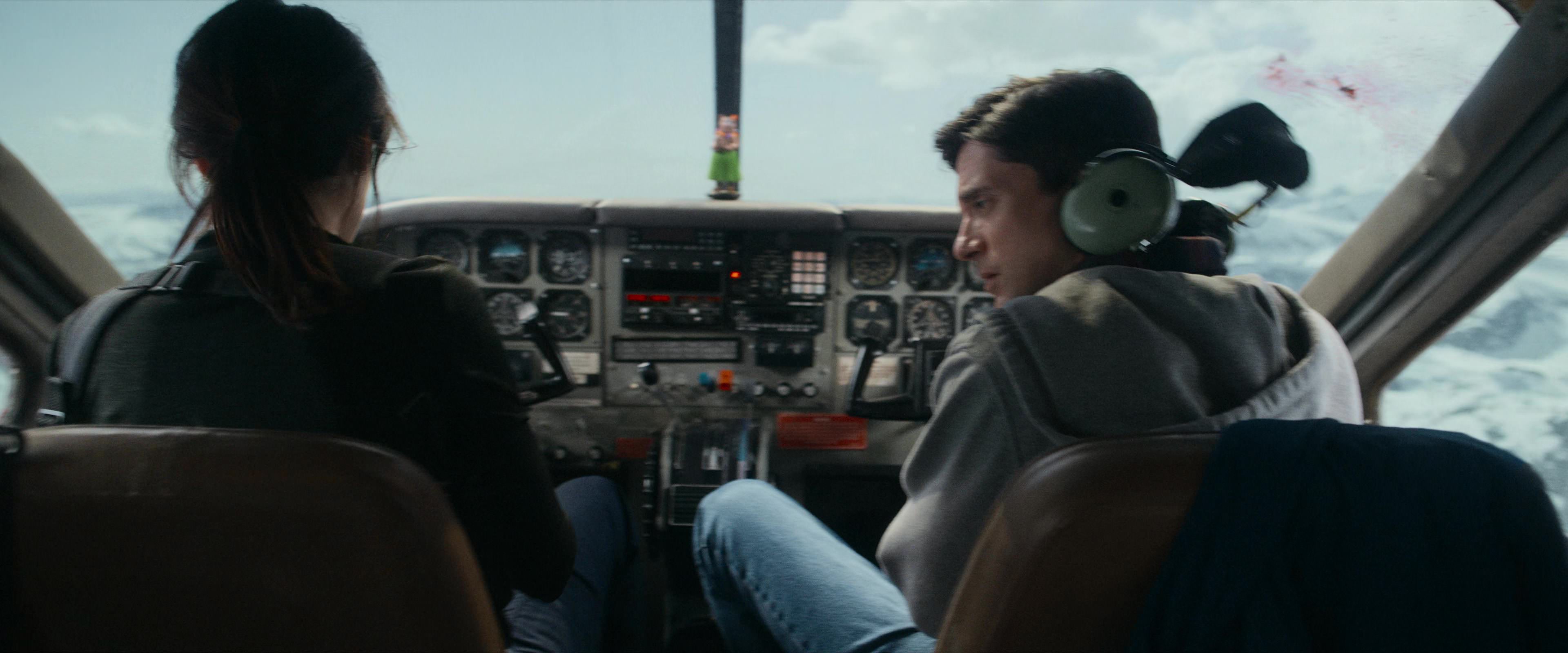Flight Risk (2025) [4K] screencap 4650