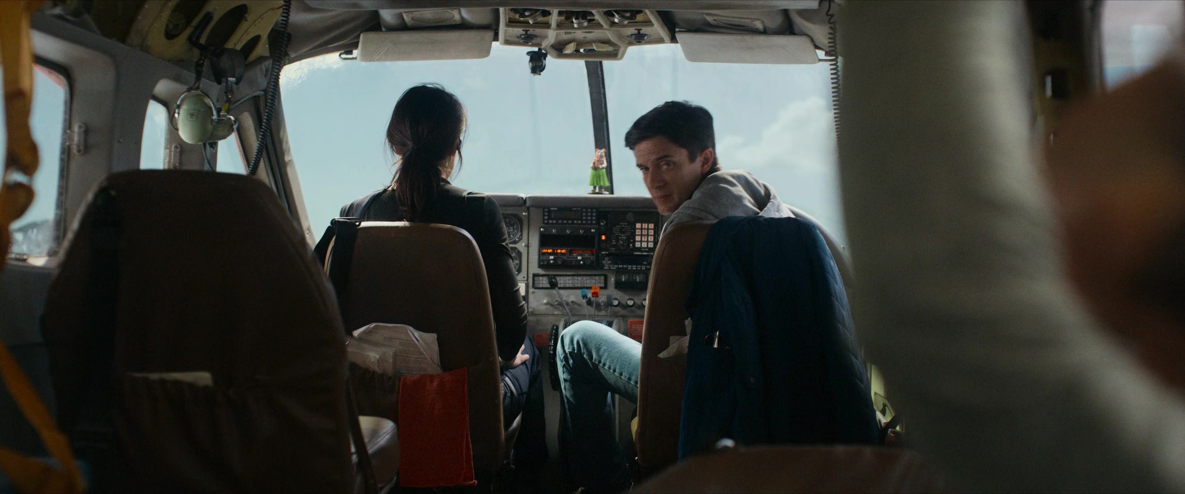 Flight Risk (2025) [4K] HD screenshot 4721