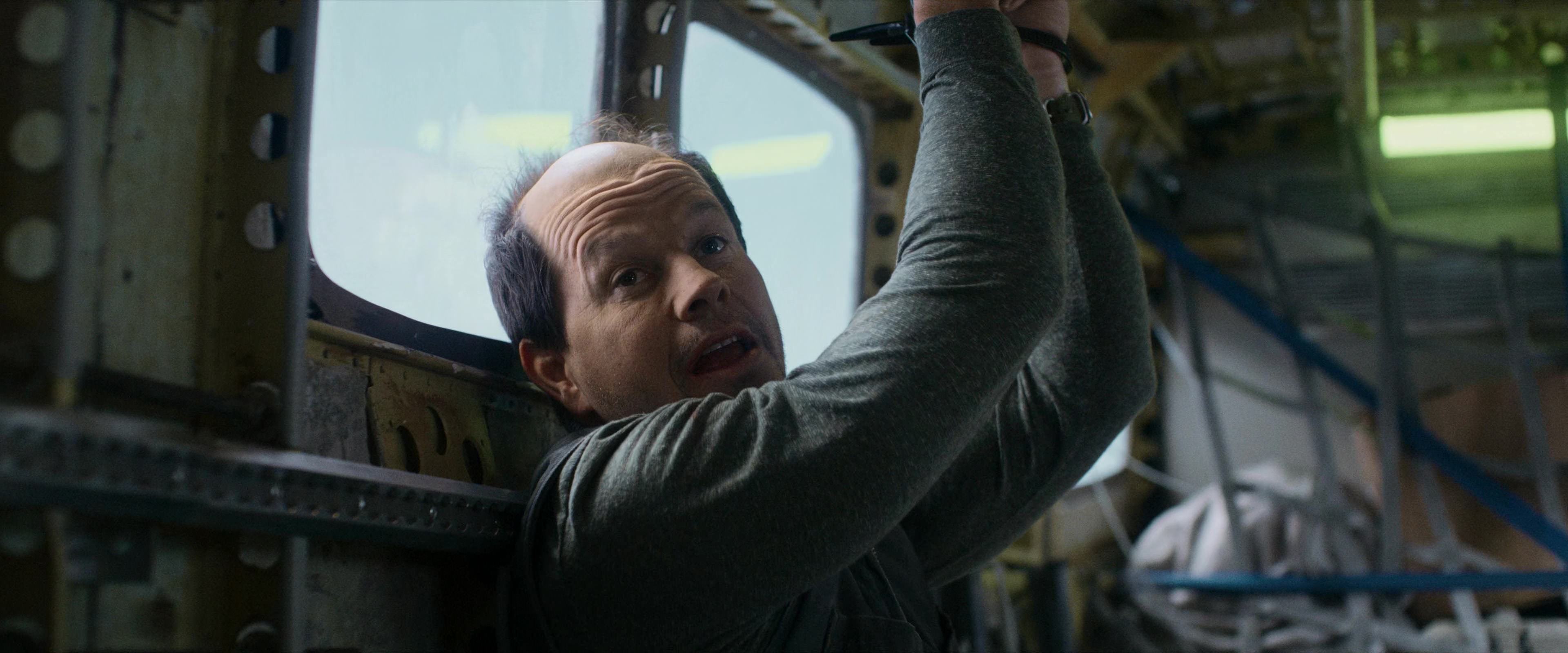 Flight Risk (2025) [4K] HD screenshot 4853