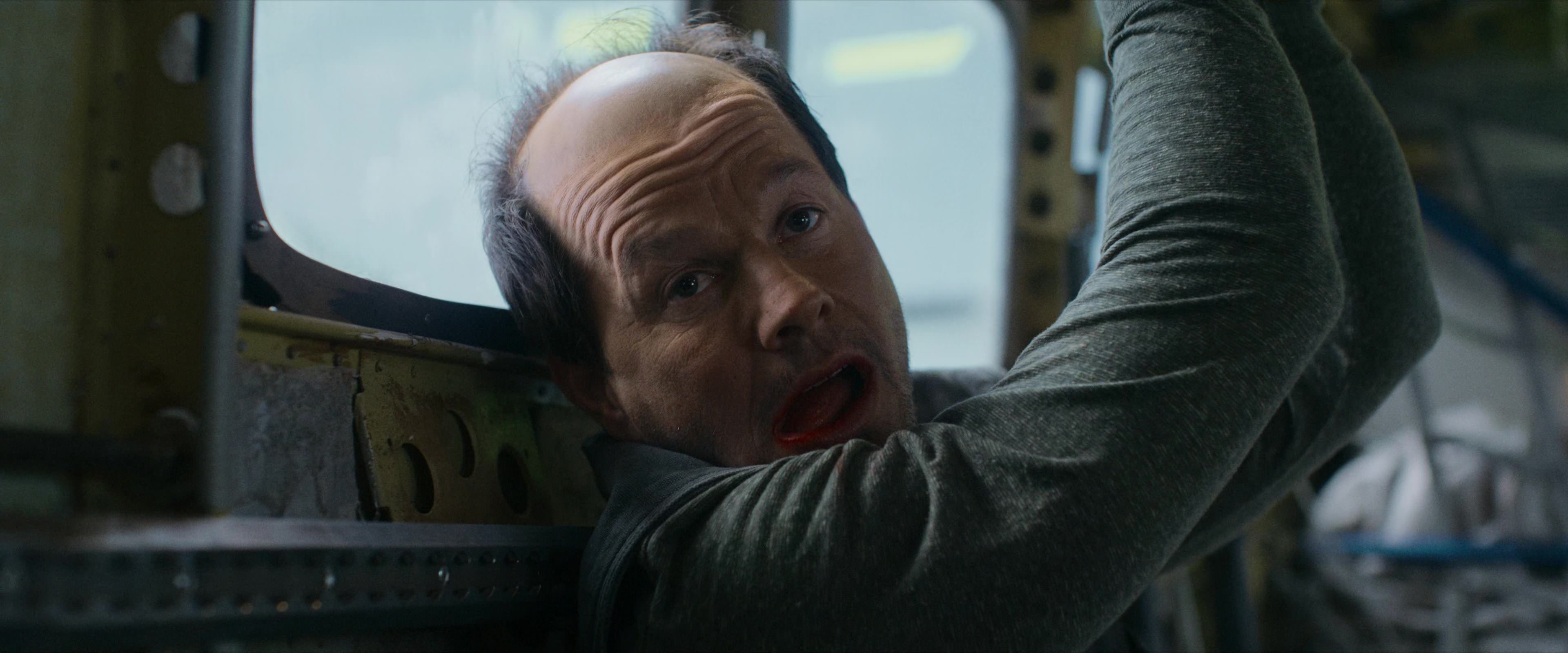 Flight Risk (2025) [4K] screencap 4899