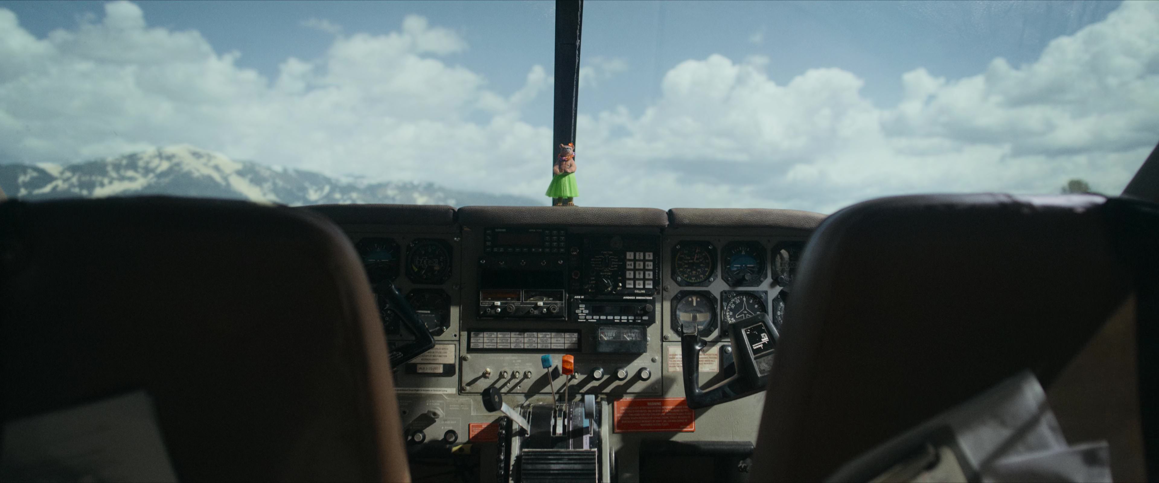 Flight Risk (2025) [4K] movie still 490