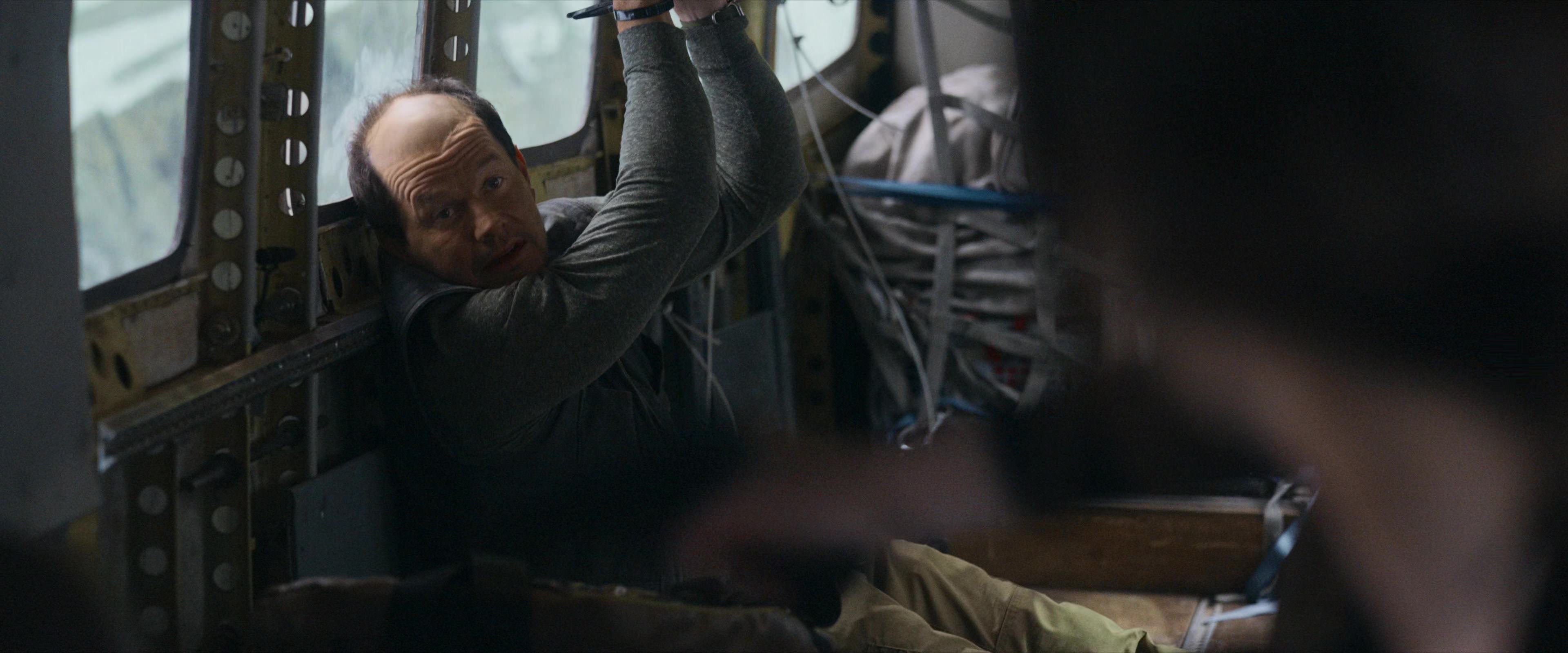 Flight Risk (2025) [4K] screencap 4953