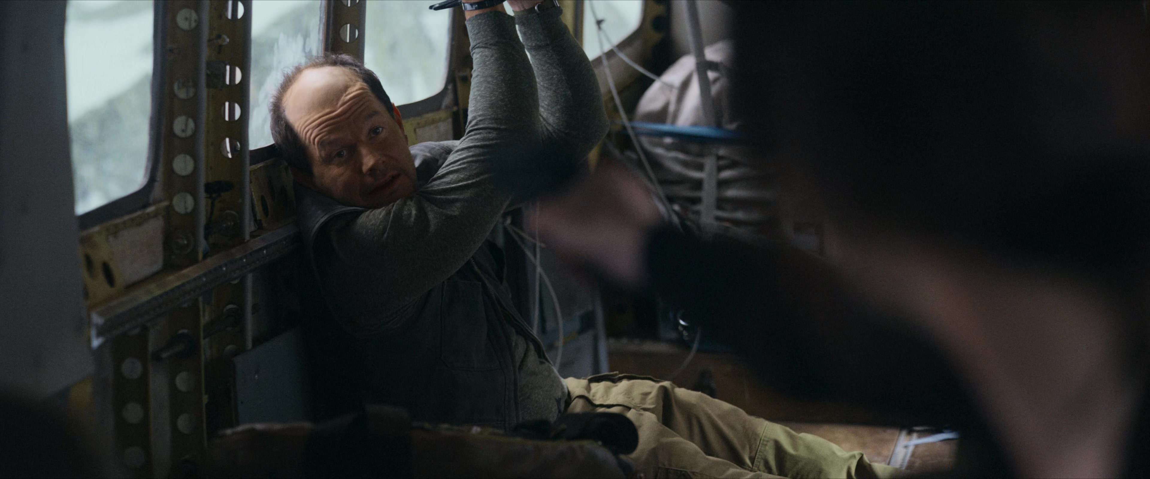 Flight Risk (2025) [4K] HD screenshot 4955