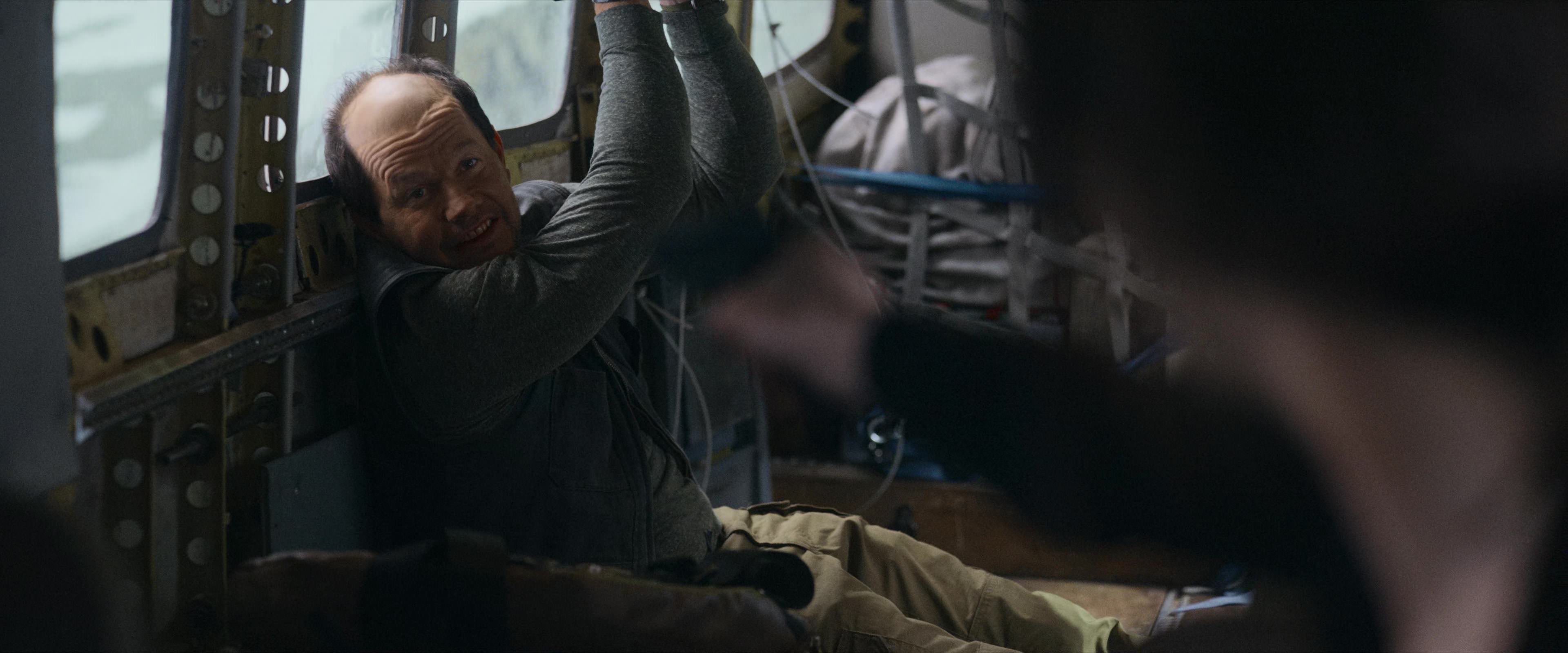 Flight Risk (2025) [4K] screencap 4962