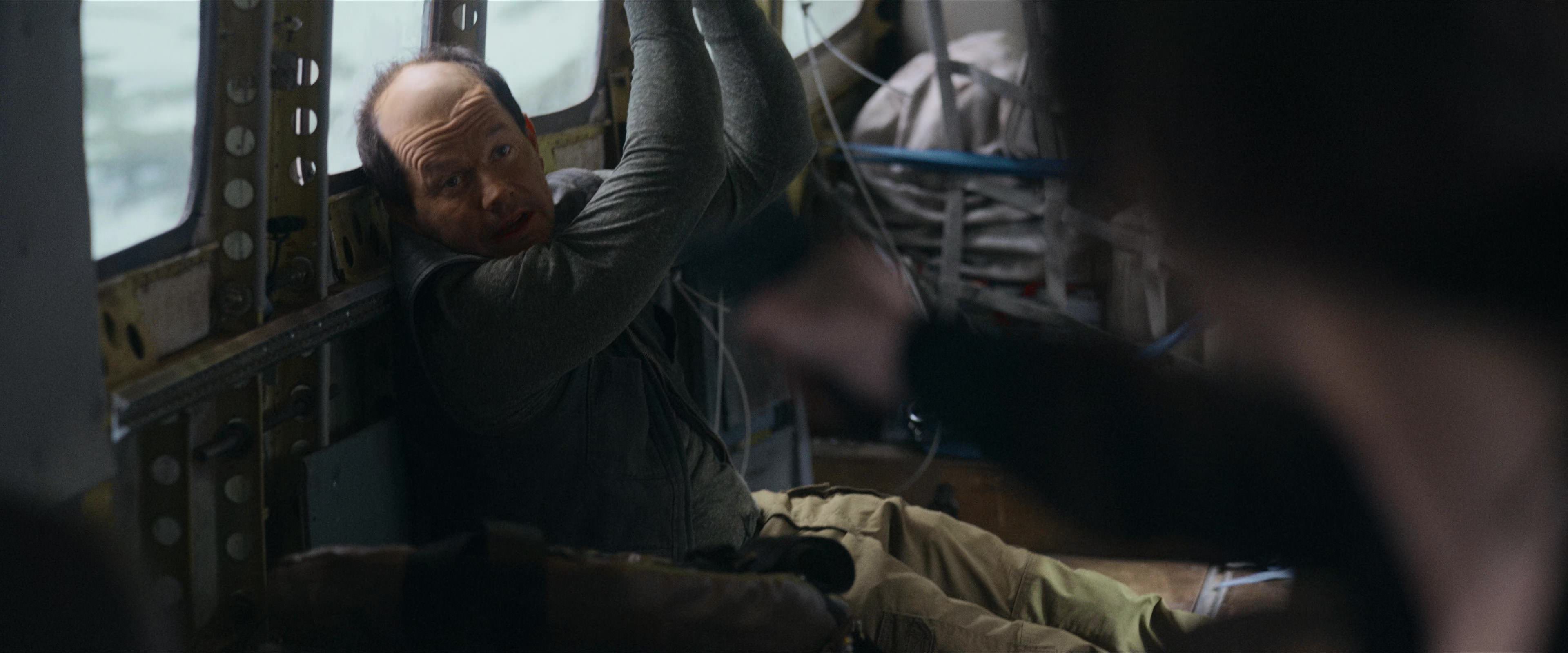 Flight Risk (2025) [4K] HD screenshot 4967