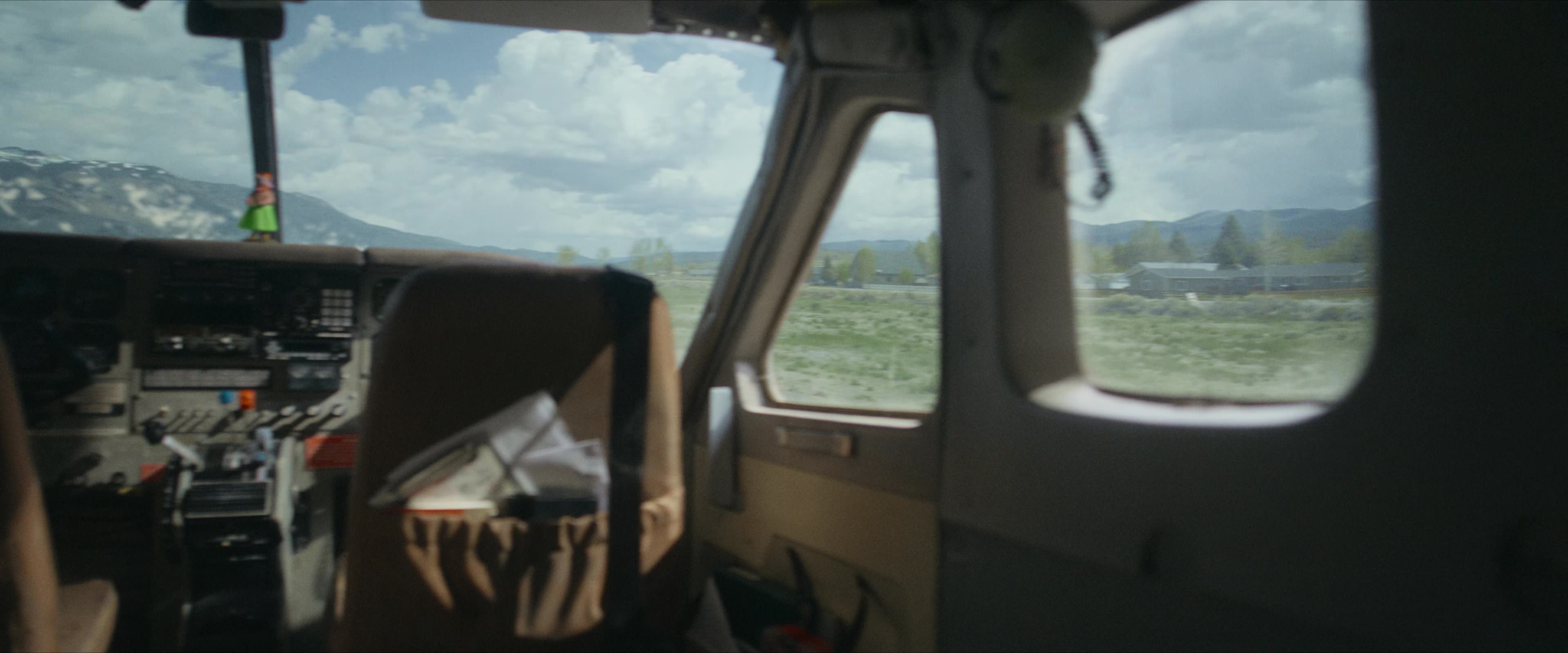 Flight Risk (2025) [4K] screencap 498