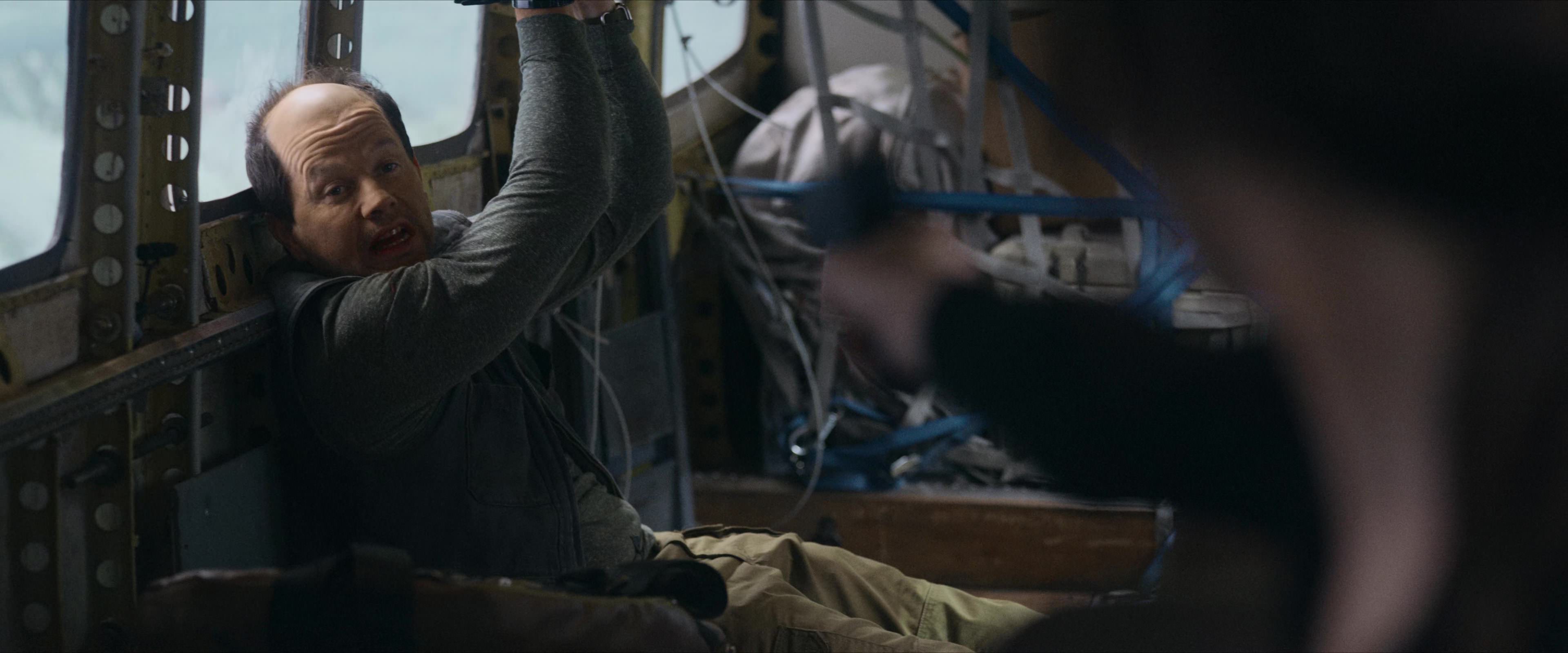 Flight Risk (2025) [4K] screencap 4980