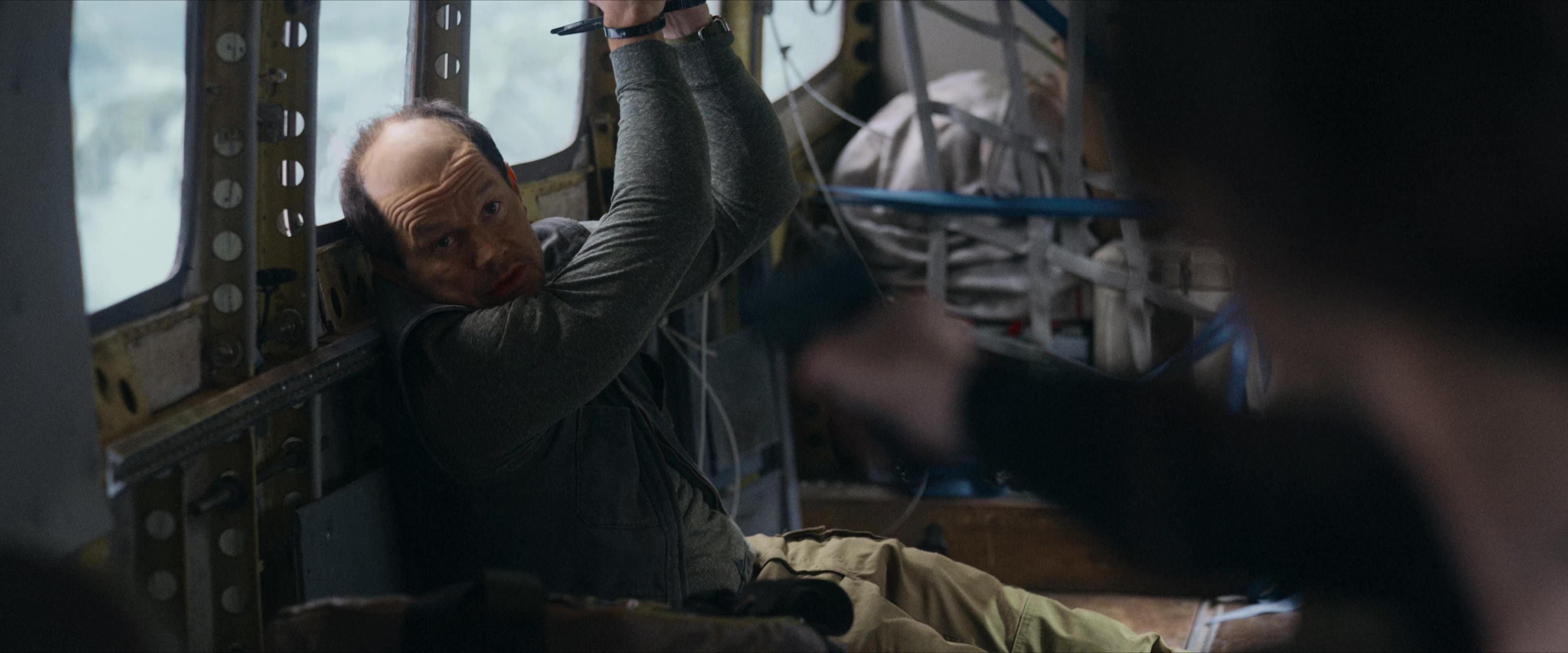 Flight Risk (2025) [4K] HD screenshot 5030