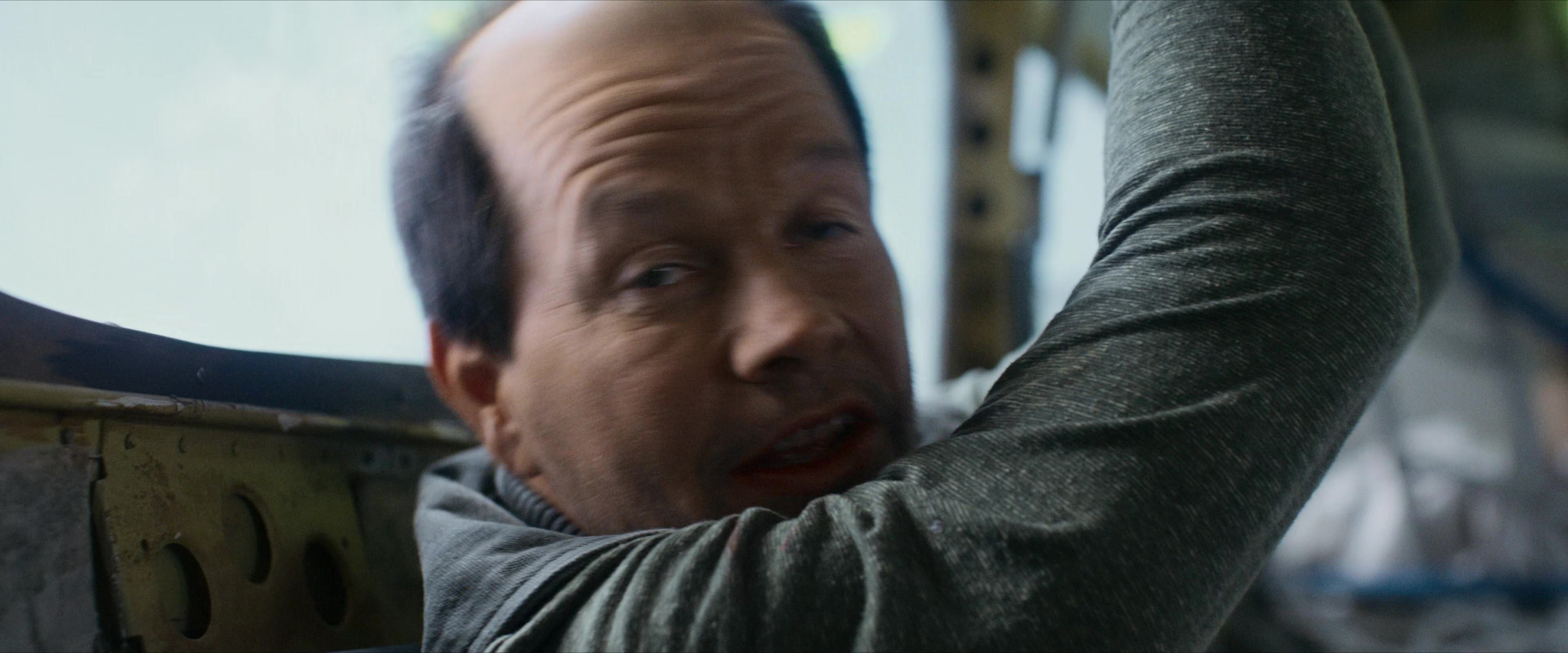 Flight Risk (2025) [4K] screencap 5136