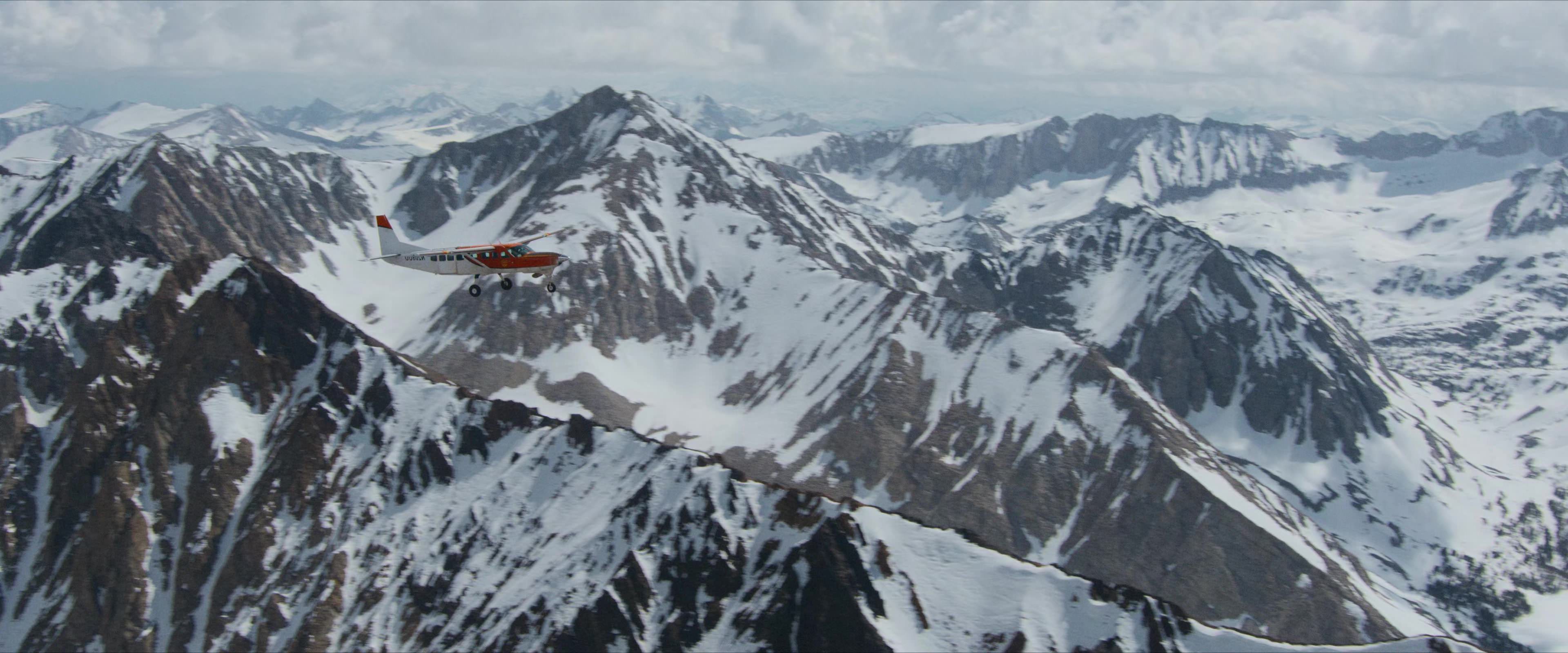 Flight Risk (2025) [4K] HD screenshot 5351