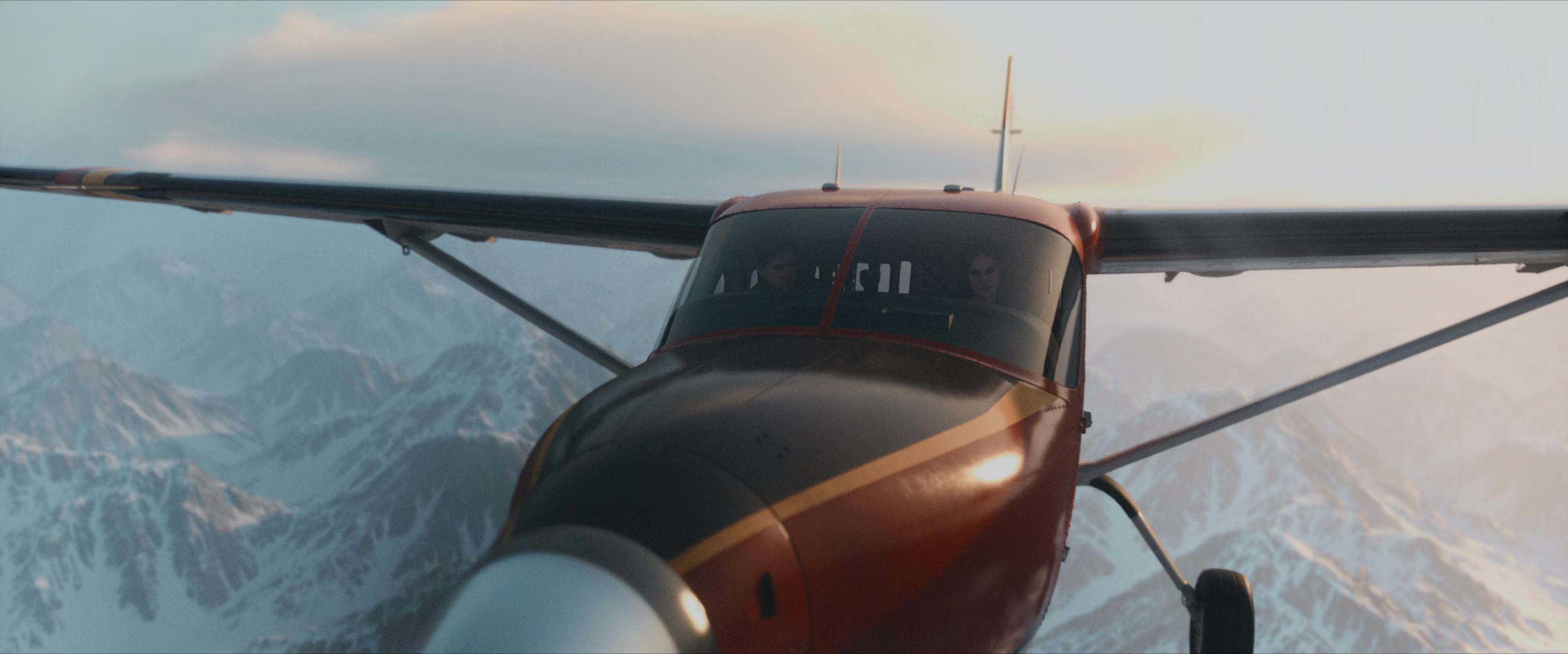Flight Risk (2025) [4K] screencap 5373