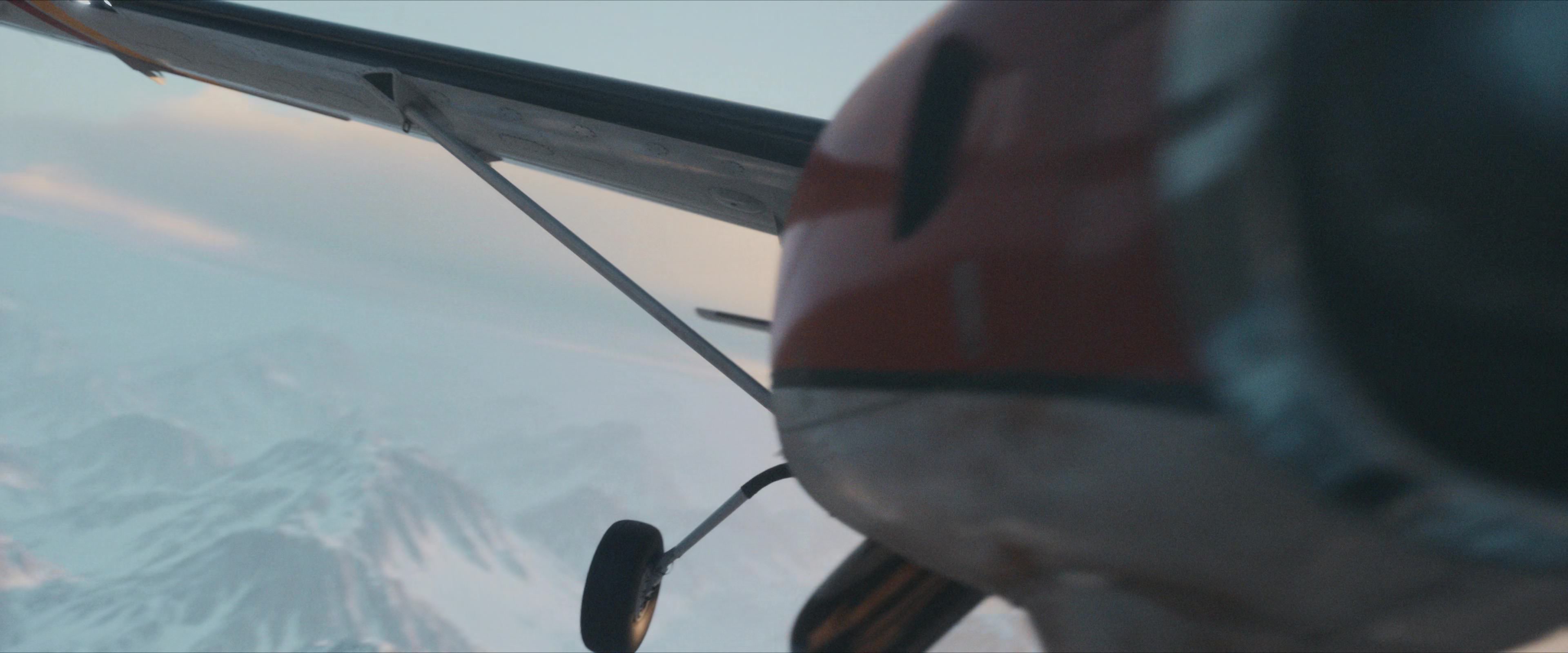 Flight Risk (2025) [4K] screencap 5376