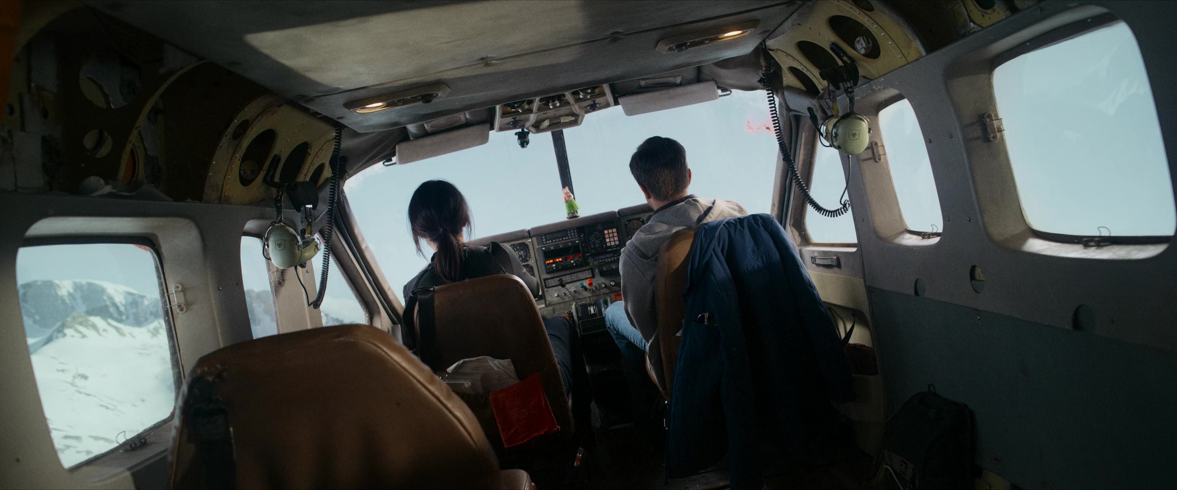 Flight Risk (2025) [4K] HD screenshot 5384