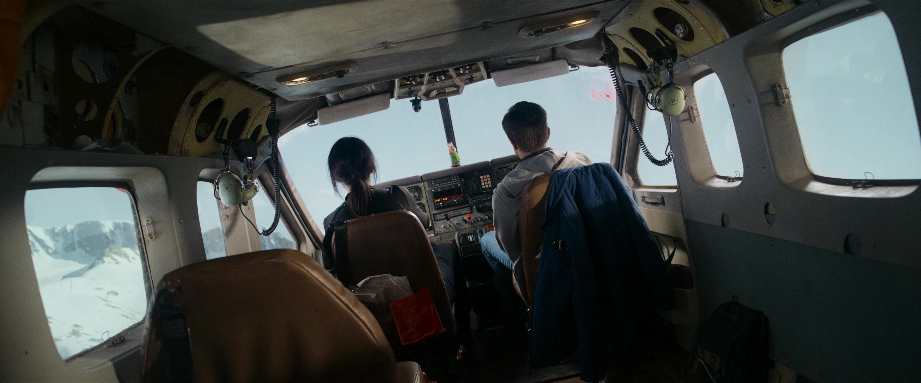 Flight Risk (2025) [4K] HD screenshot 5387
