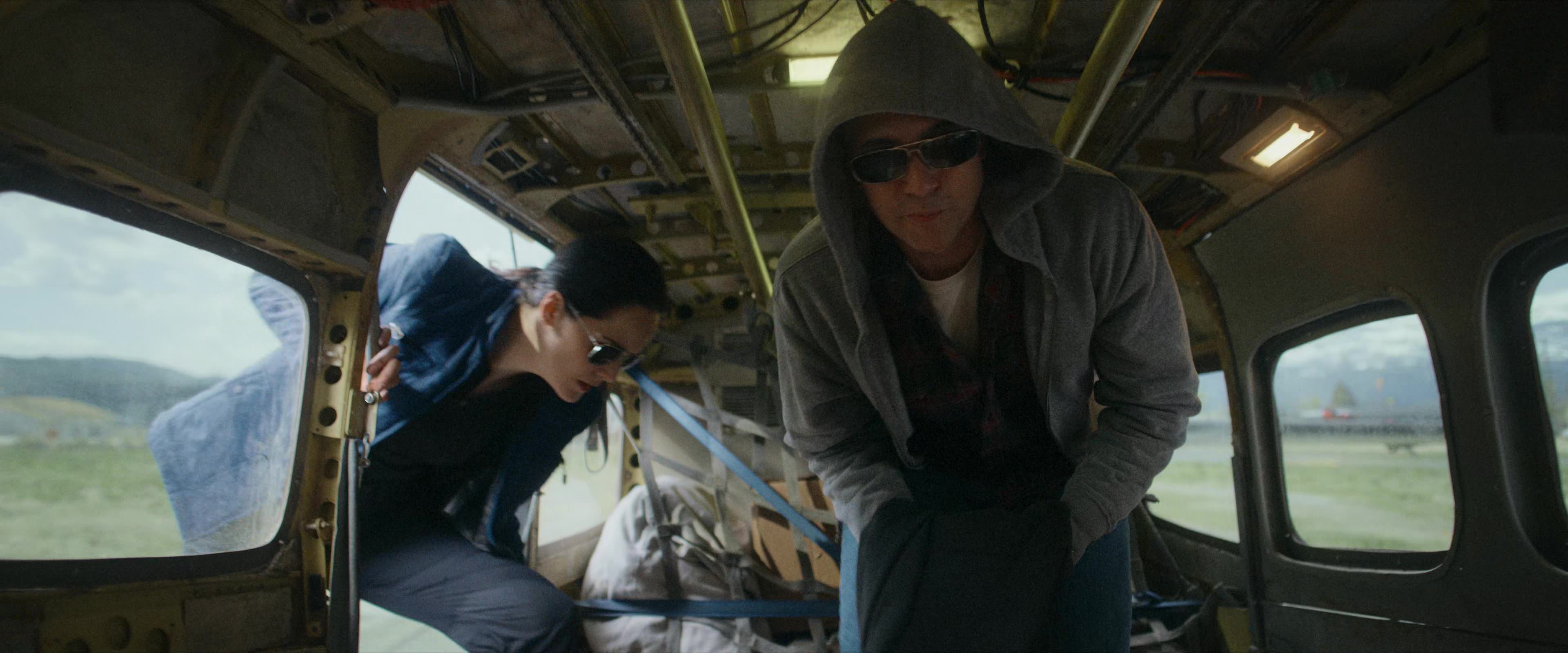Flight Risk (2025) [4K] screencap 540
