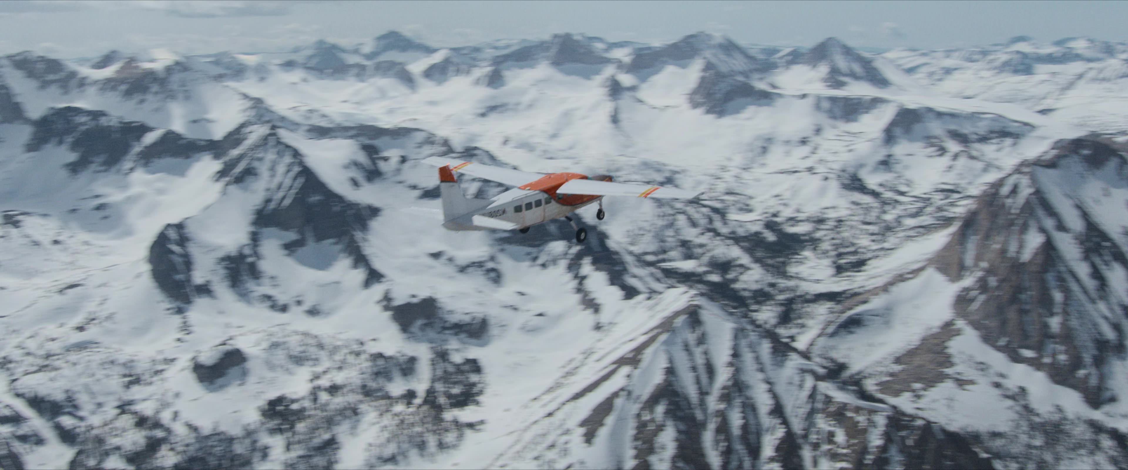Flight Risk (2025) [4K] HD screenshot 5417
