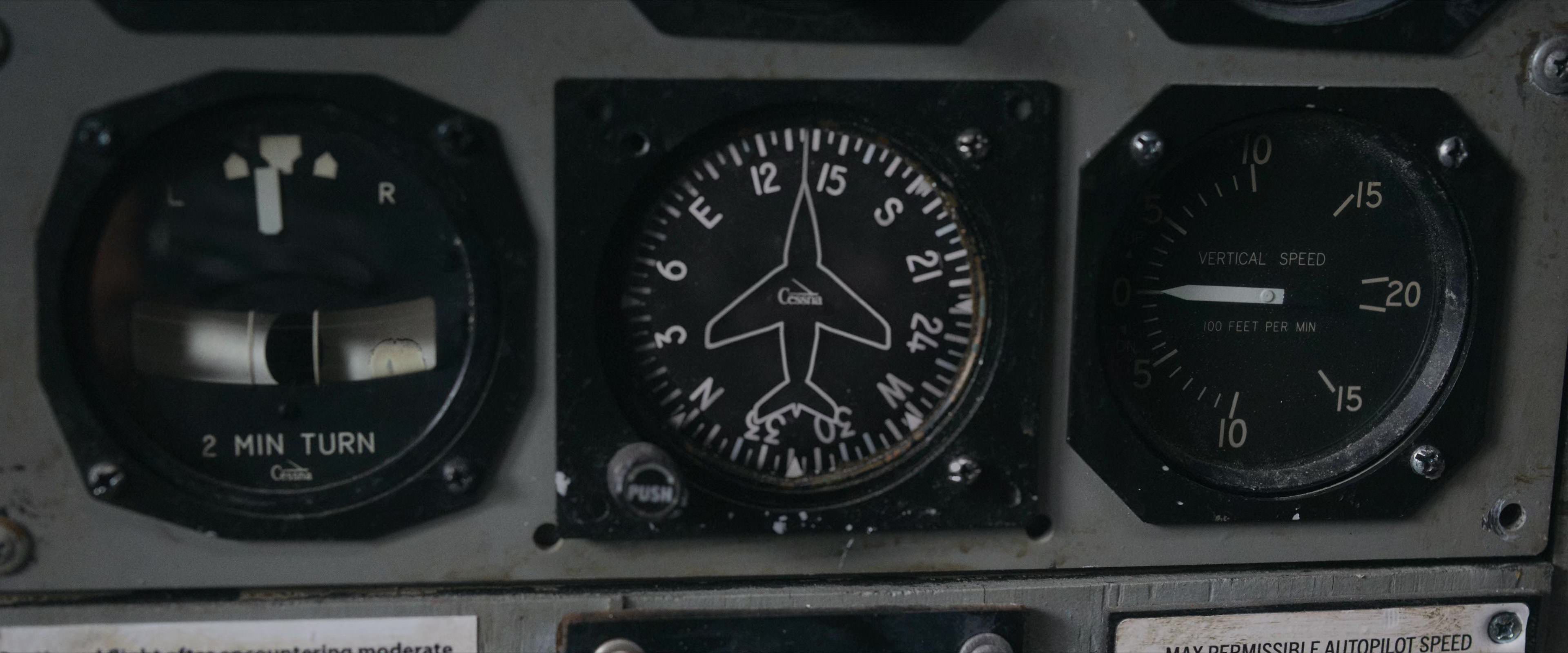 Flight Risk (2025) [4K] screencap 5436