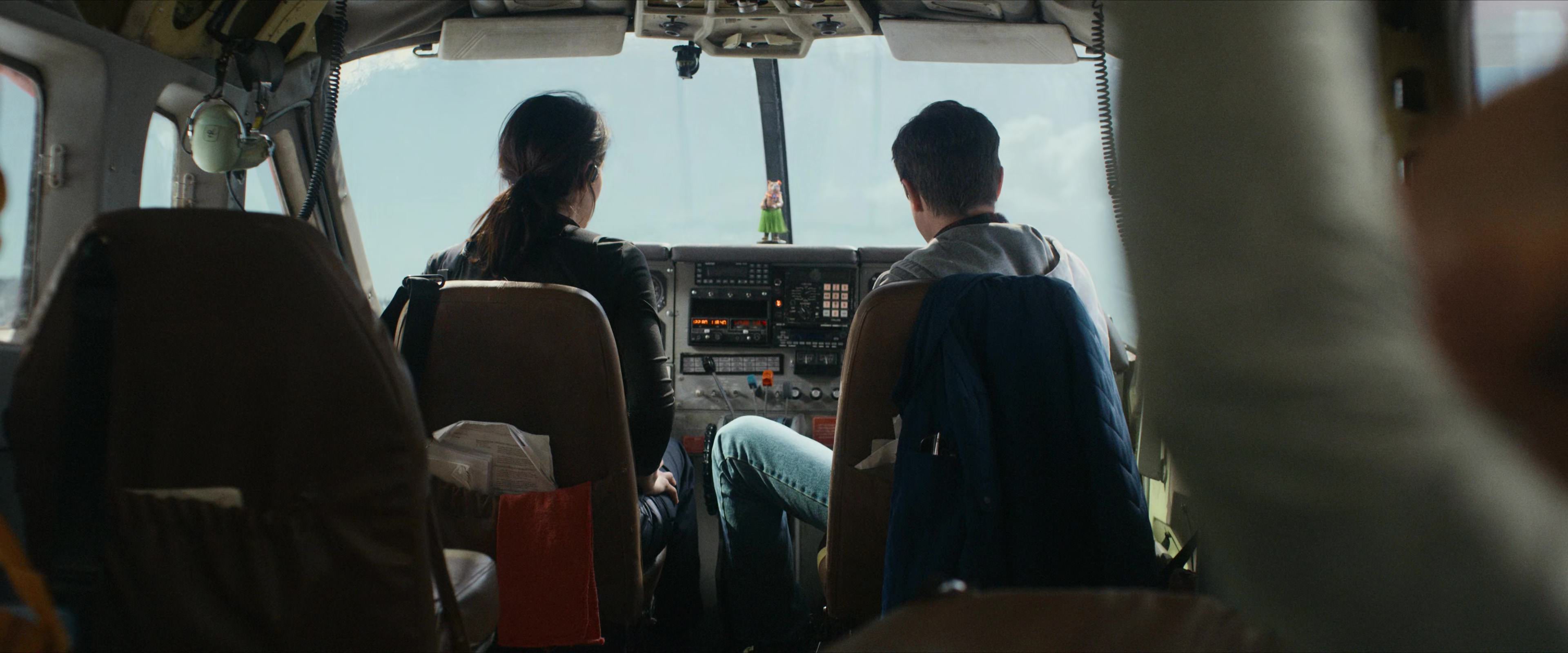 Flight Risk (2025) [4K] screencap 5568