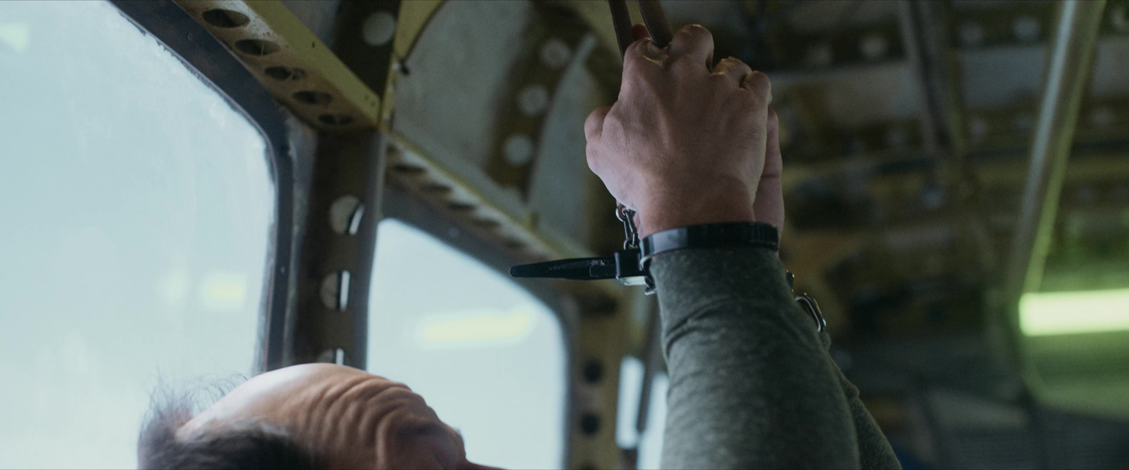 Flight Risk (2025) [4K] screencap 5604