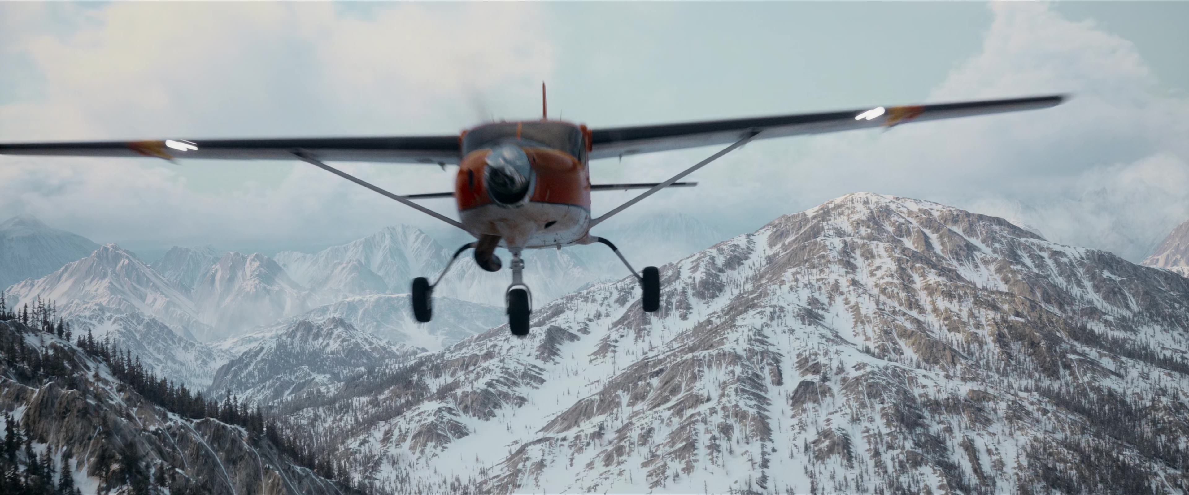 Flight Risk (2025) [4K] screencap 5616