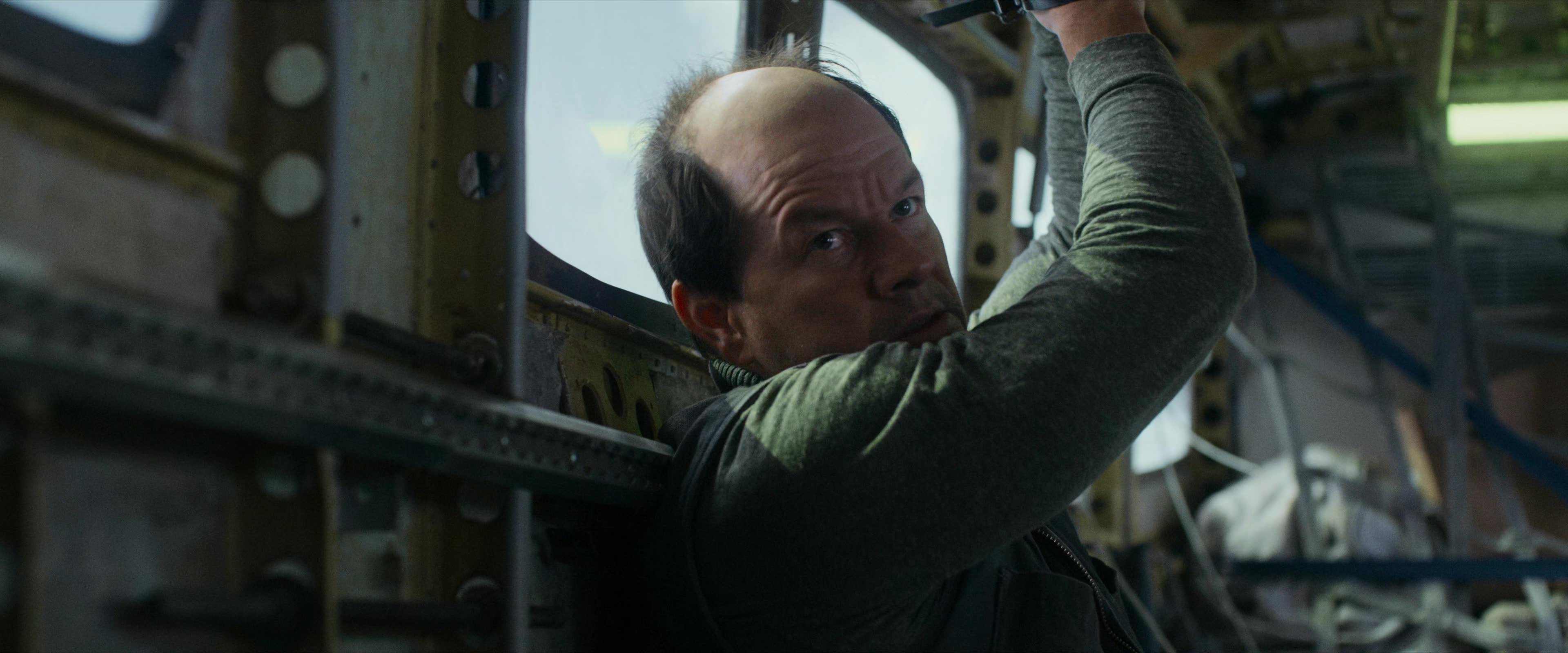 Flight Risk (2025) [4K] screencap 5649
