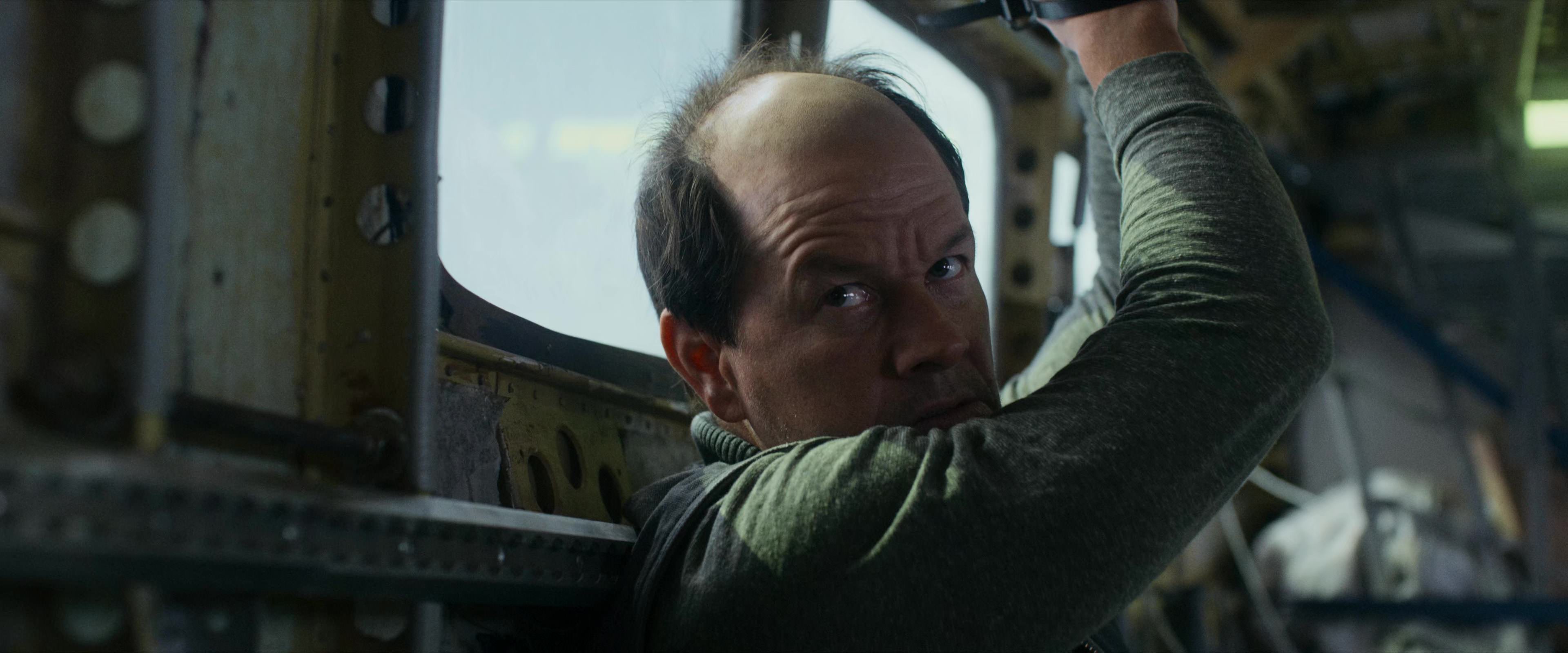 Flight Risk (2025) [4K] screencap 5661