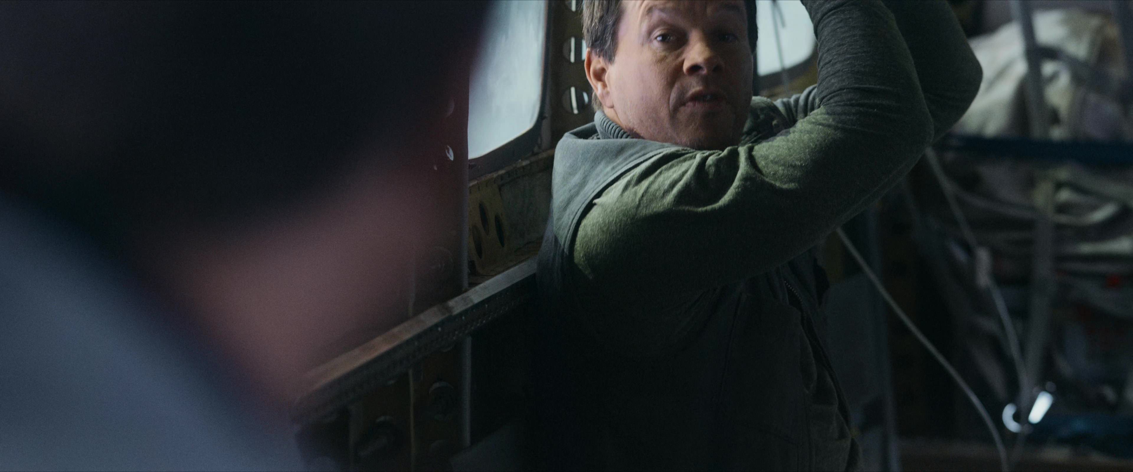 Flight Risk (2025) [4K] screencap 5736