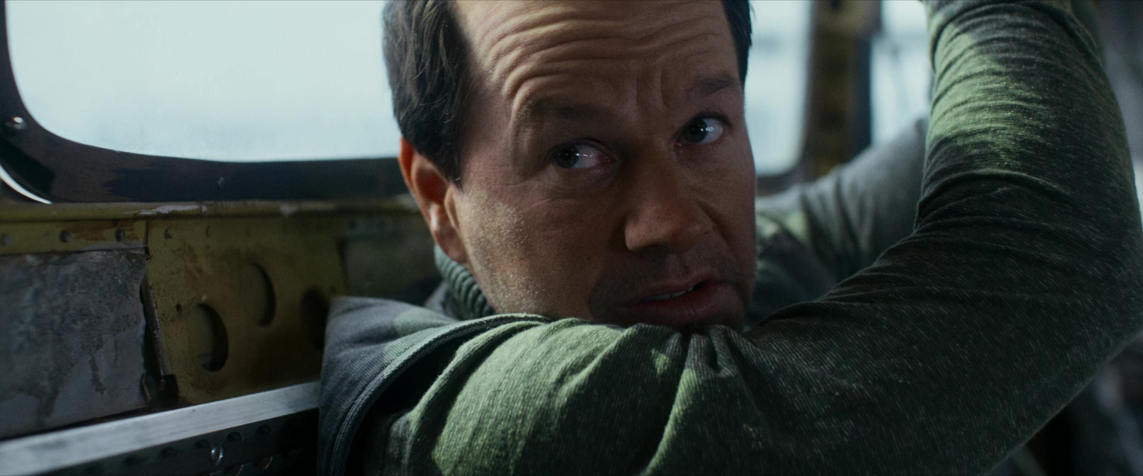 Flight Risk (2025) [4K] screencap 5823