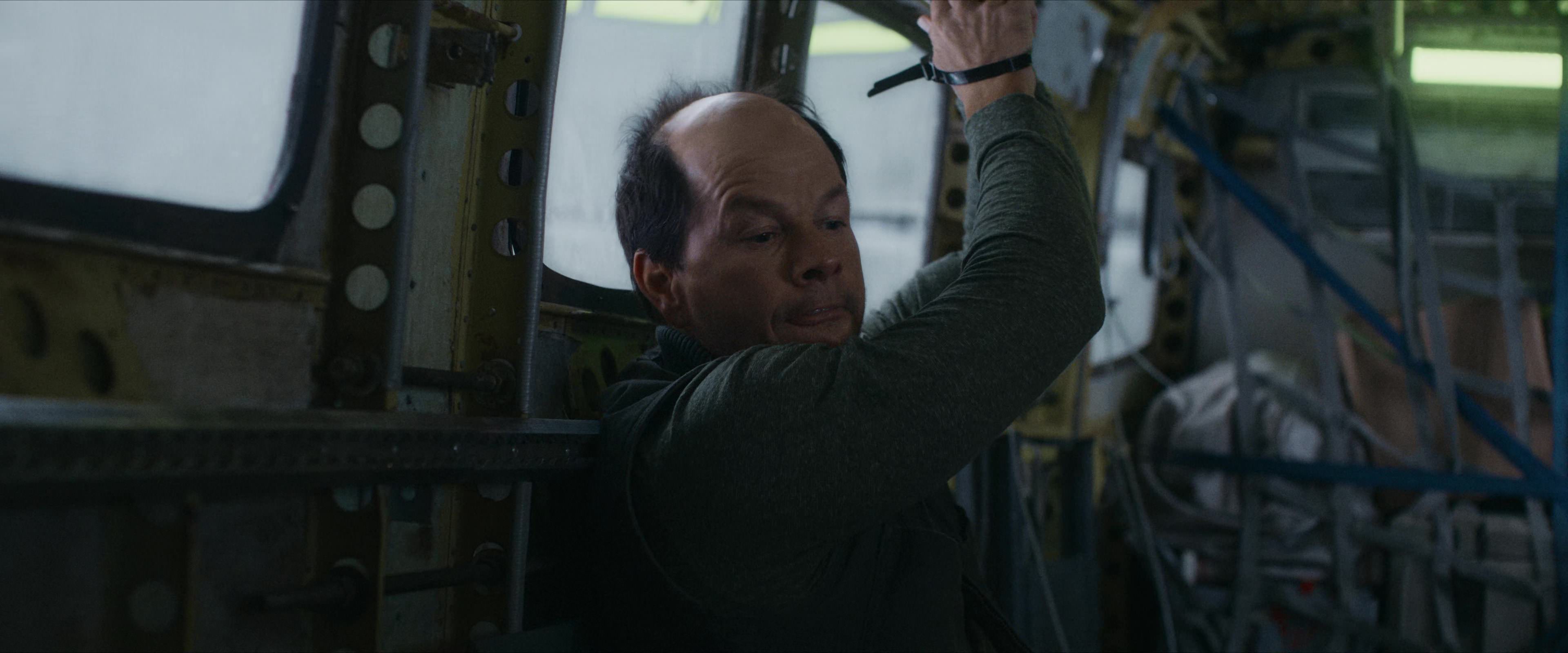 Flight Risk (2025) [4K] HD screenshot 6083